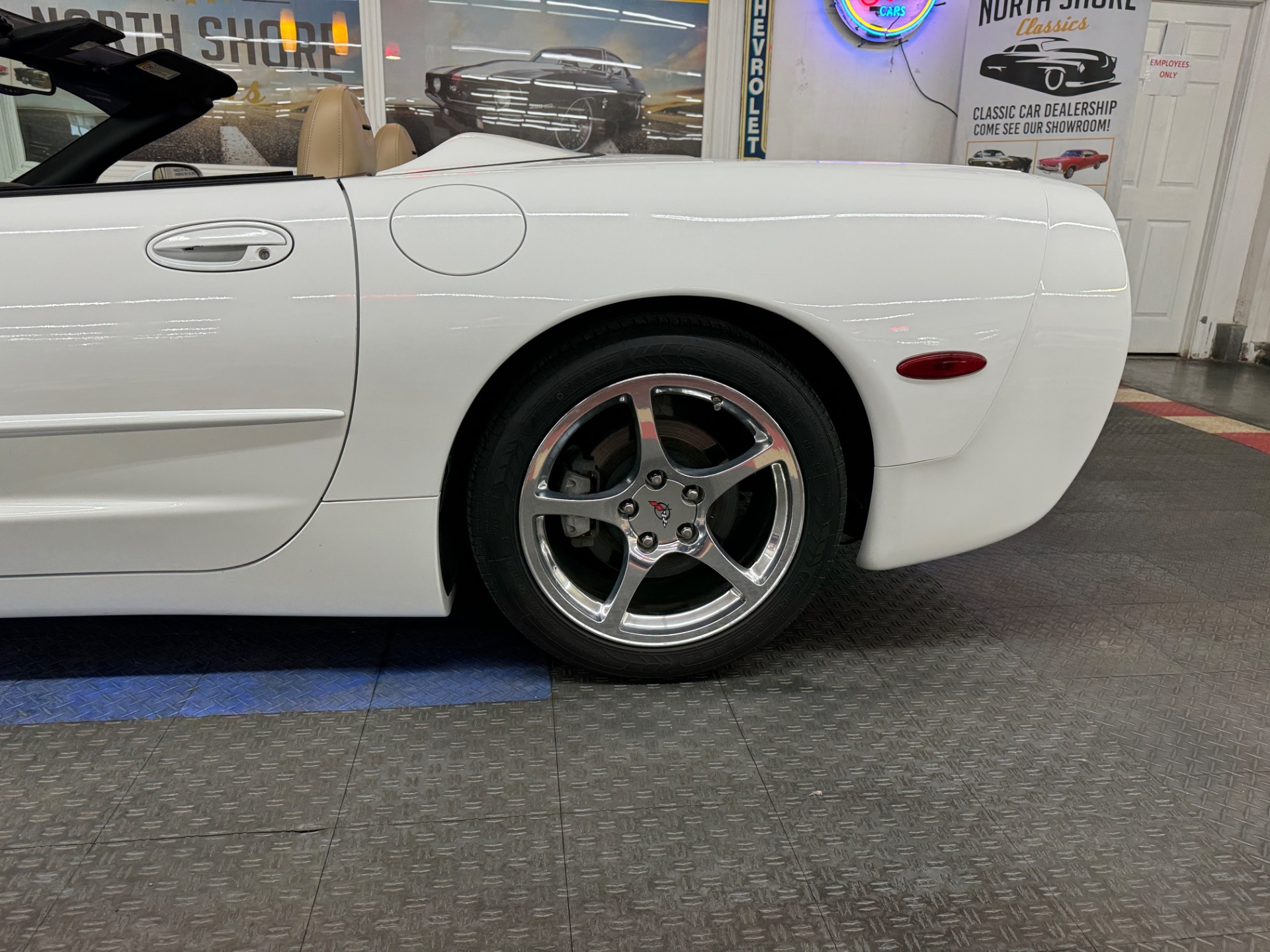 2004 Chevrolet Corvette 26