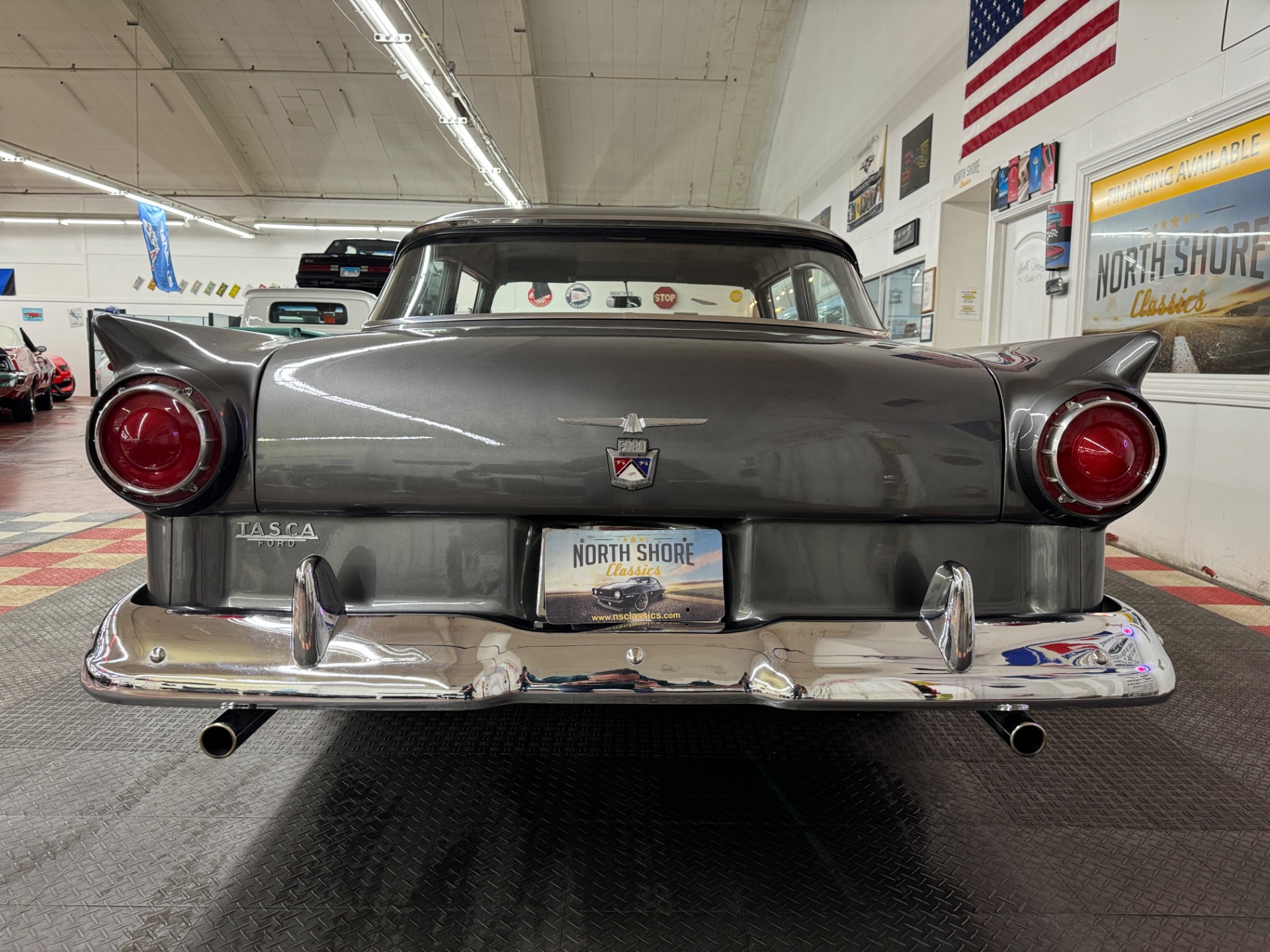 1957 Ford Custon 13