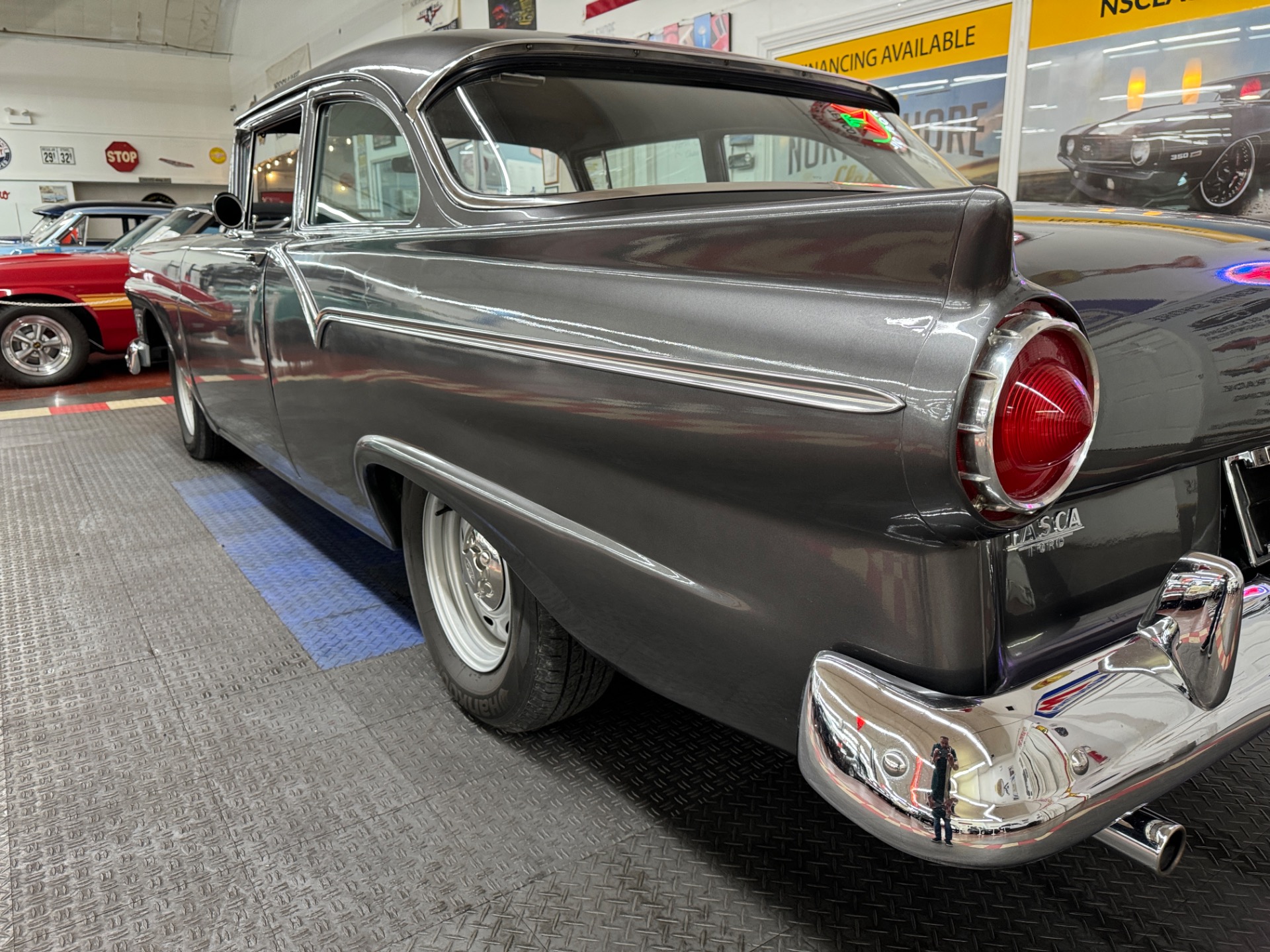 1957 Ford Custon 25