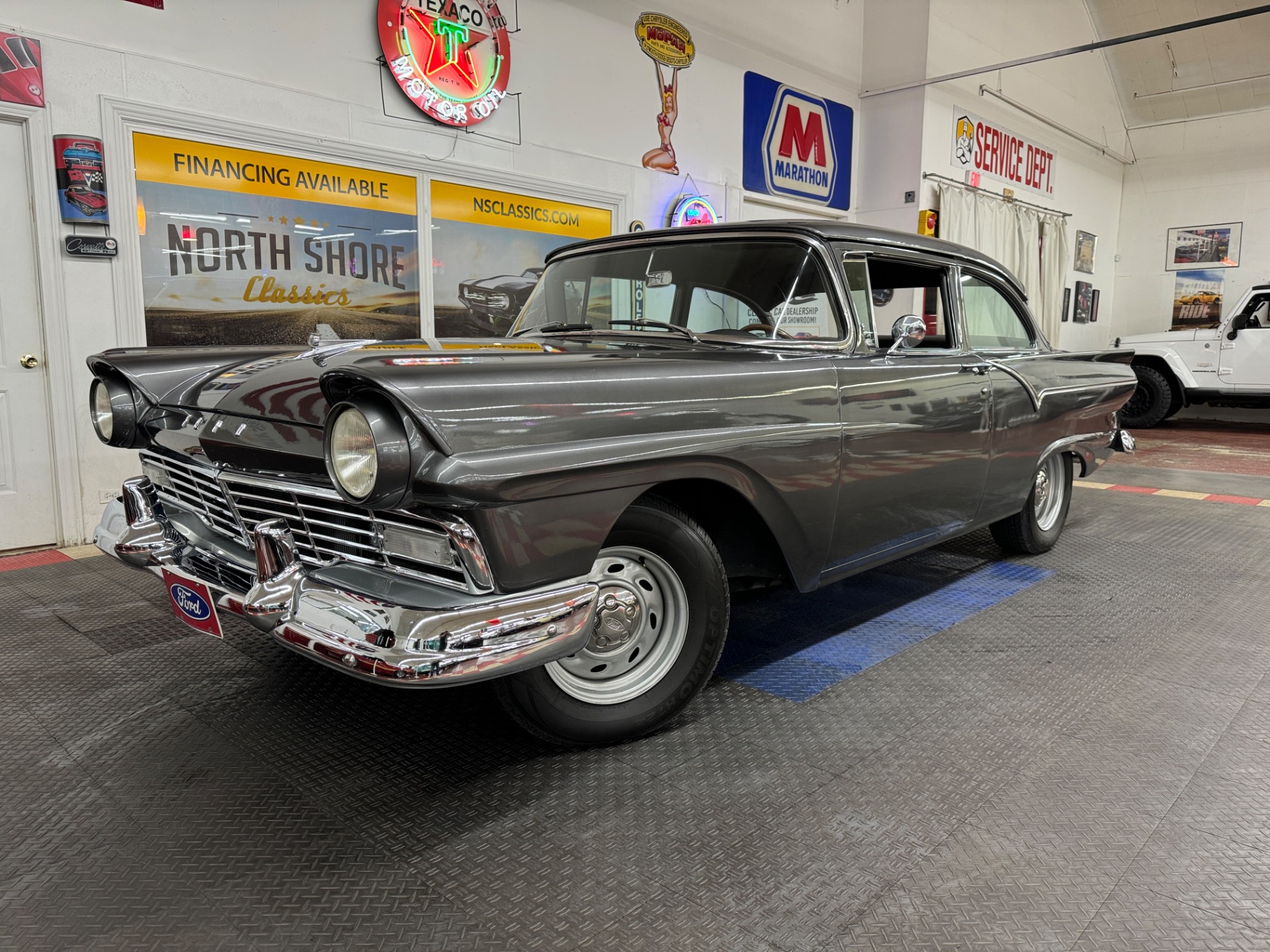 1957 Ford Custon 2