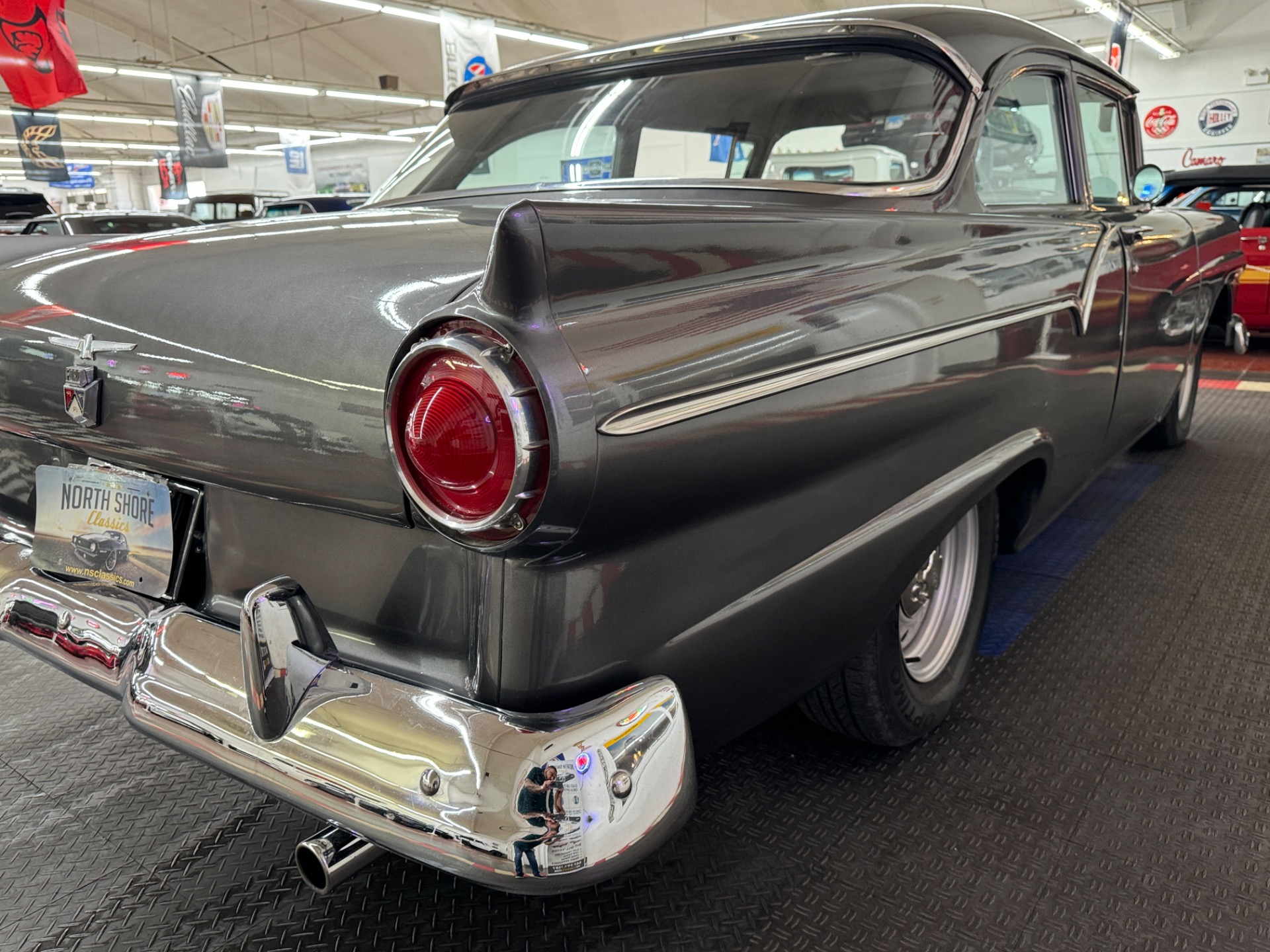 1957 Ford Custon 31