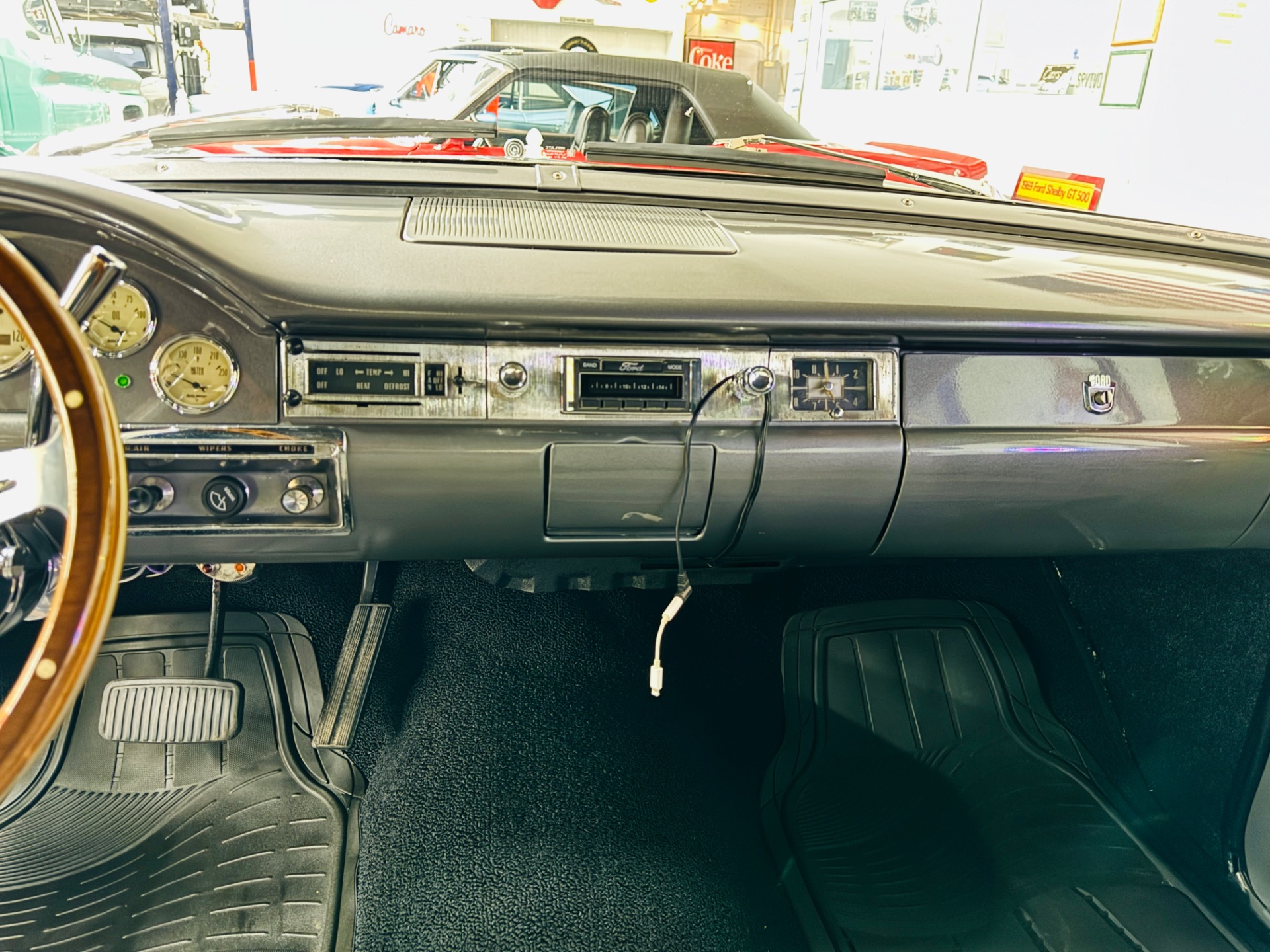 1957 Ford Custon 39