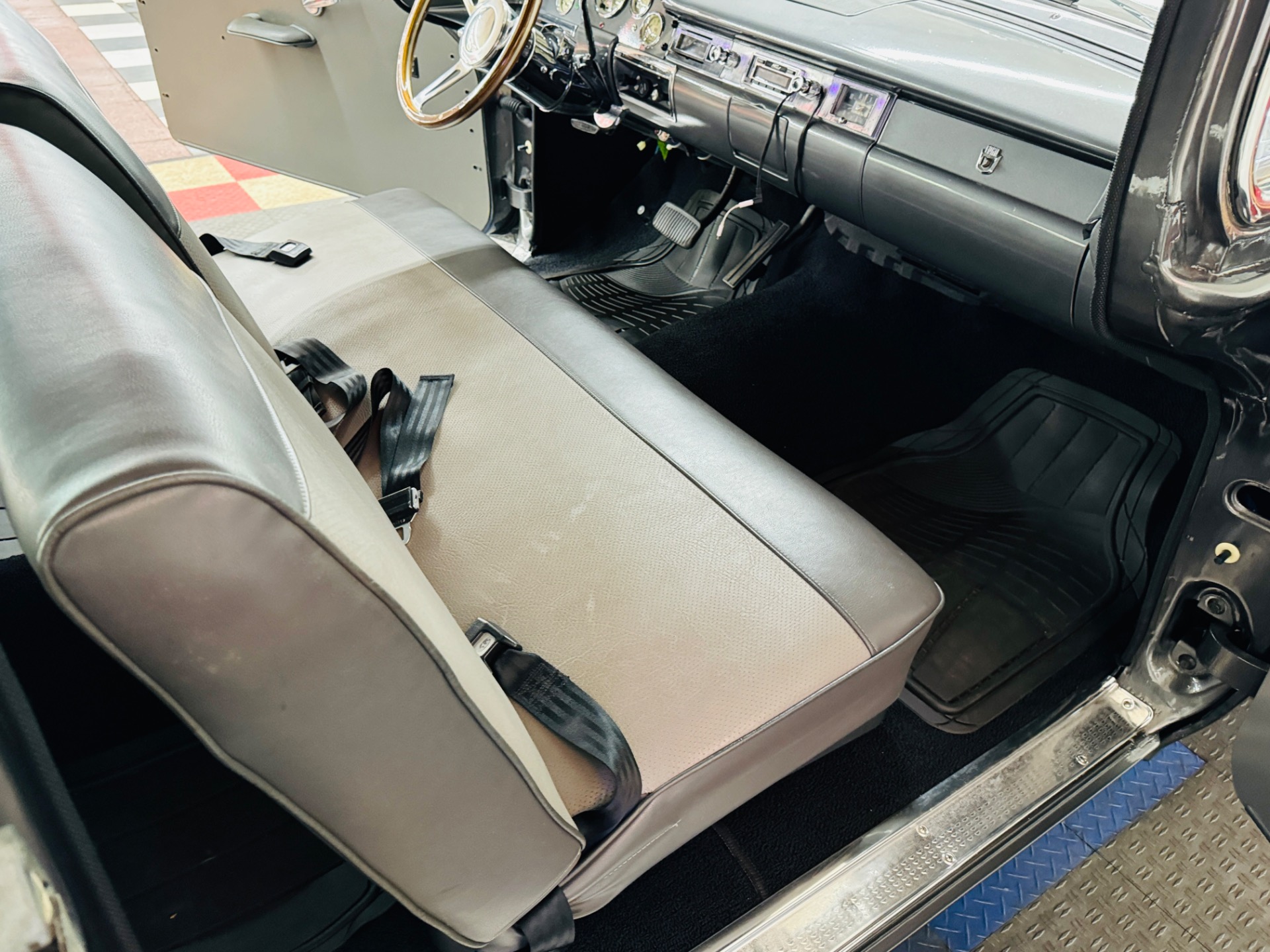 1957 Ford Custon 43