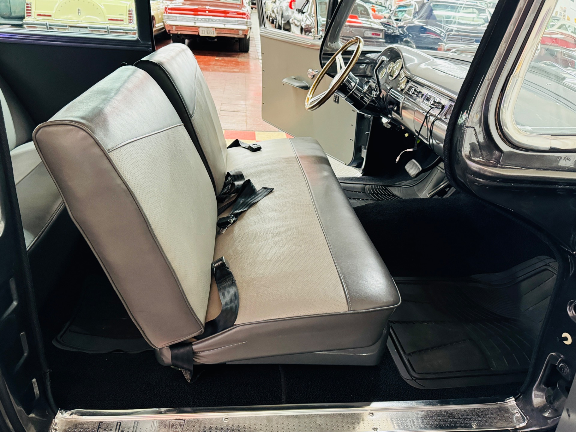 1957 Ford Custon 44