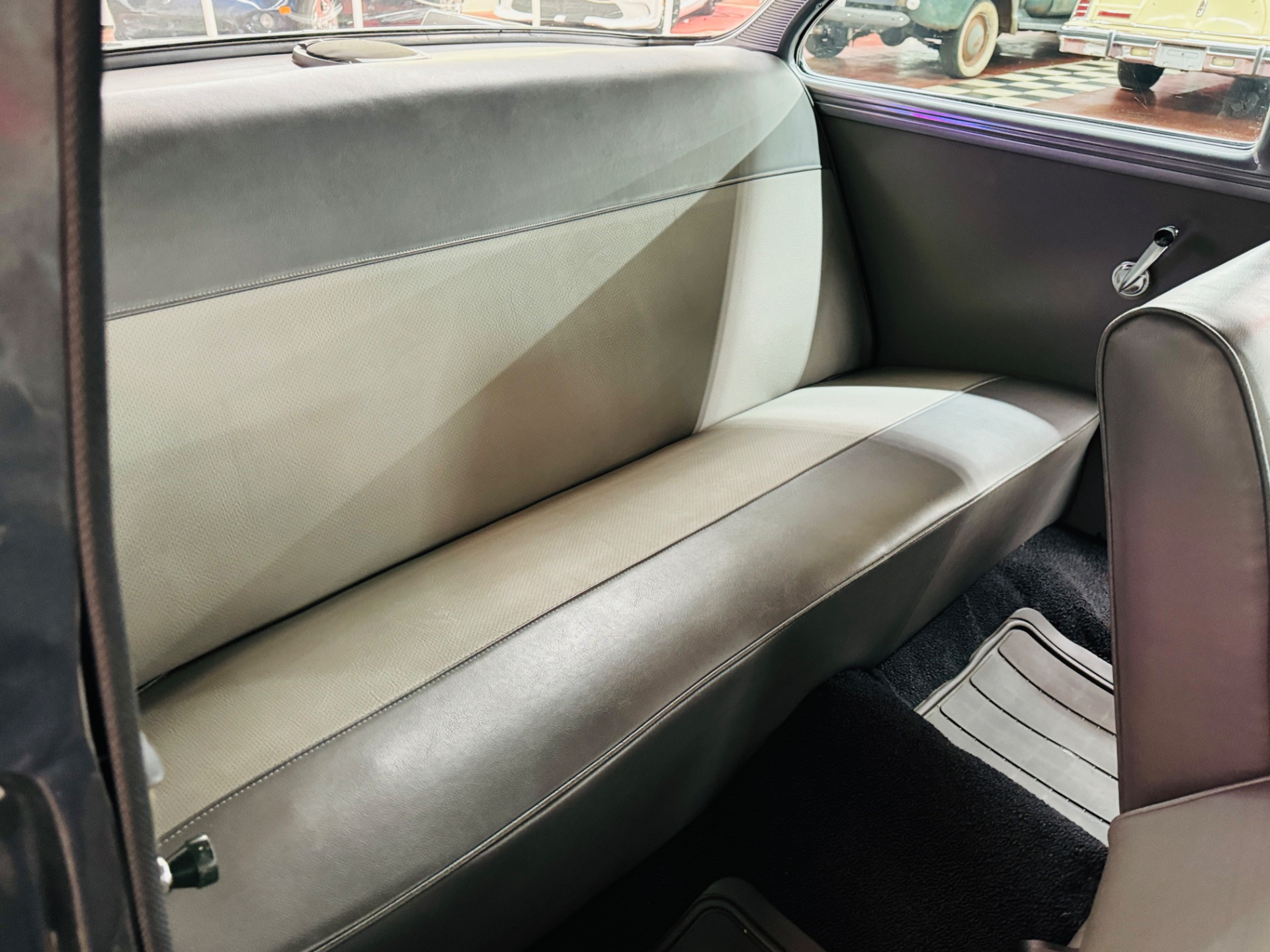 1957 Ford Custon 46