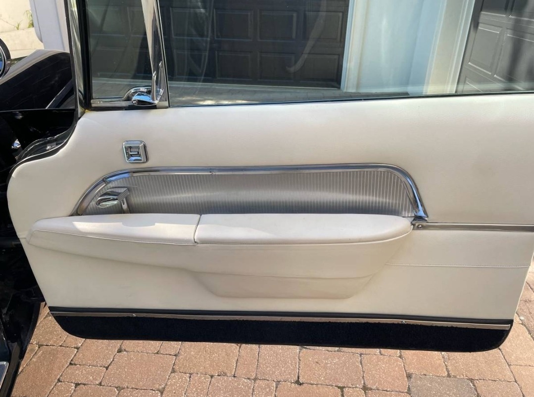 Used 1959 Chrysler Imperial - SOUTHAMPTON SILVERCREST - ORIGINAL CONDITION - | Mundelein, IL