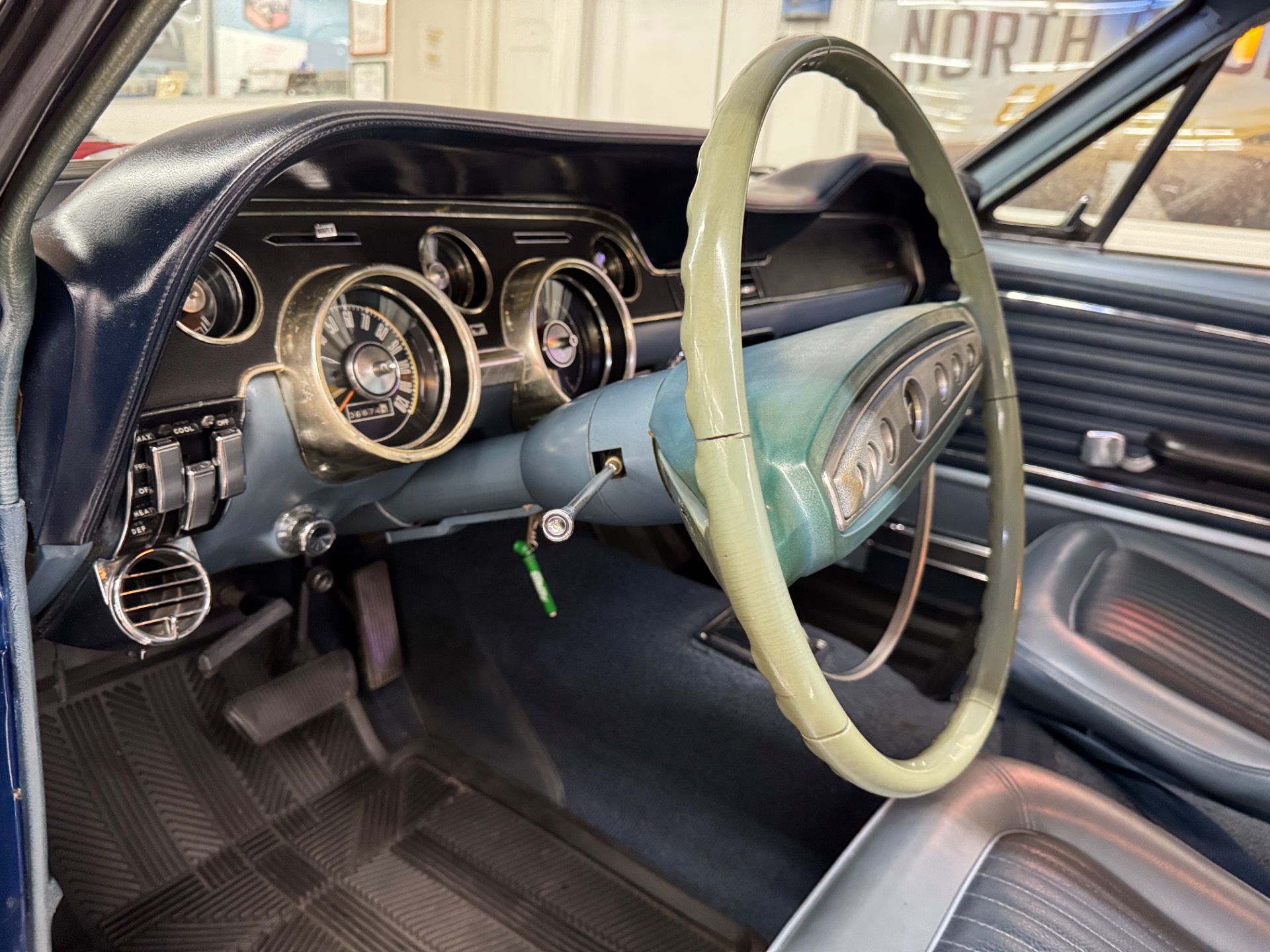 1968 Ford Mustang 32