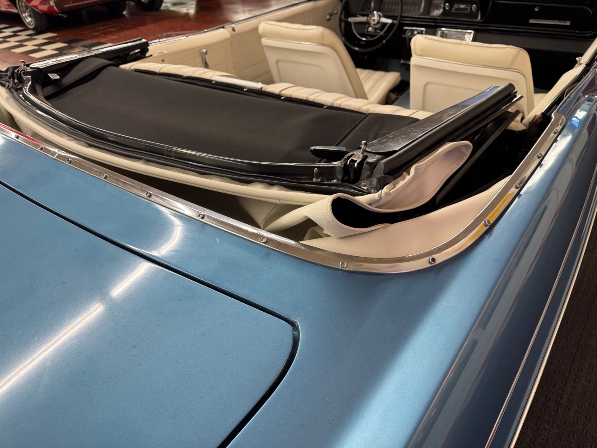 1966 Chevrolet Impala SS 21