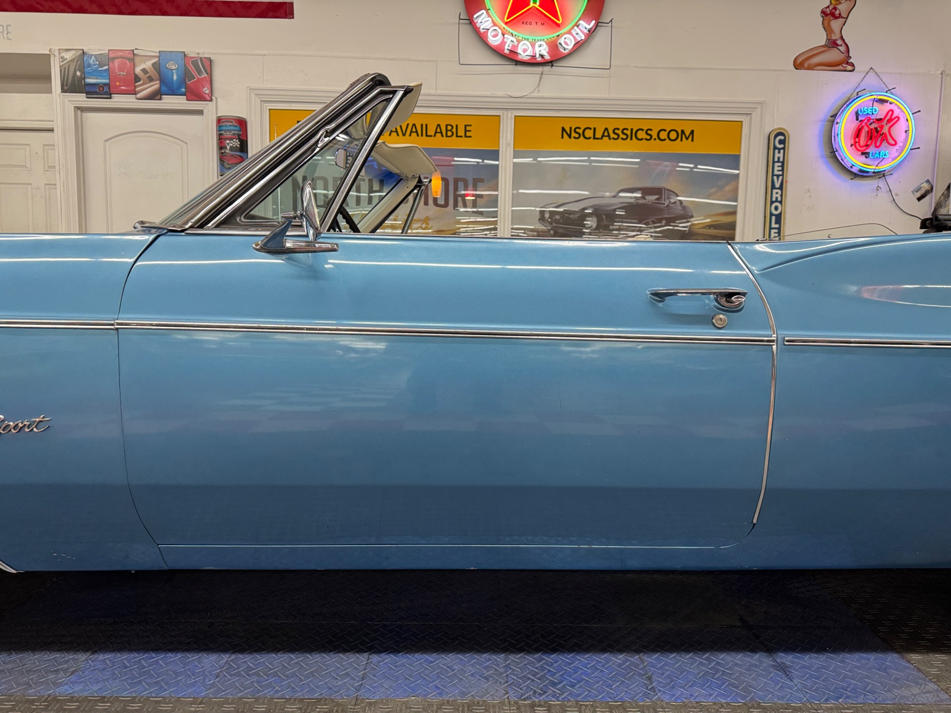1966 Chevrolet Impala SS 23