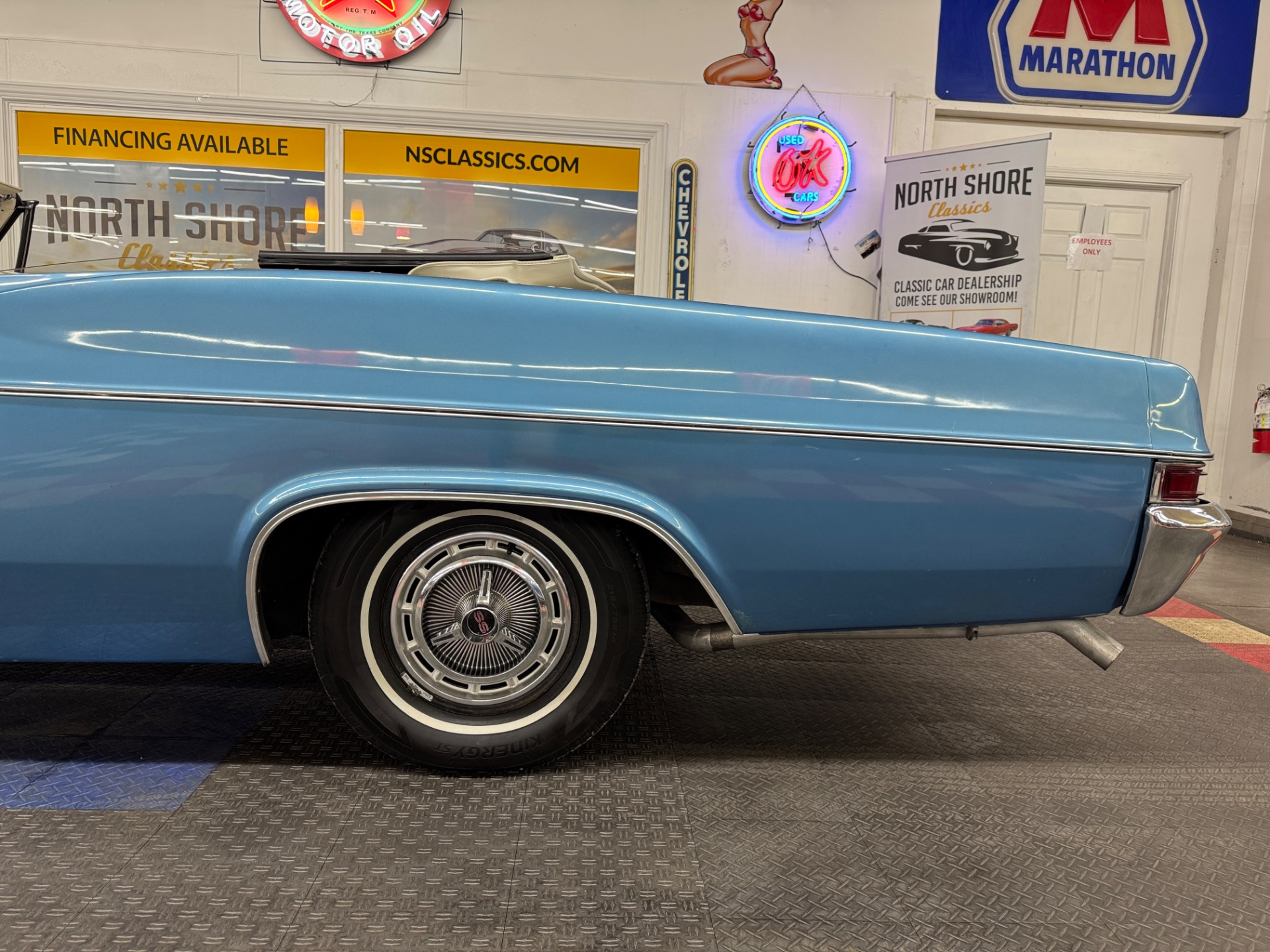1966 Chevrolet Impala SS 24