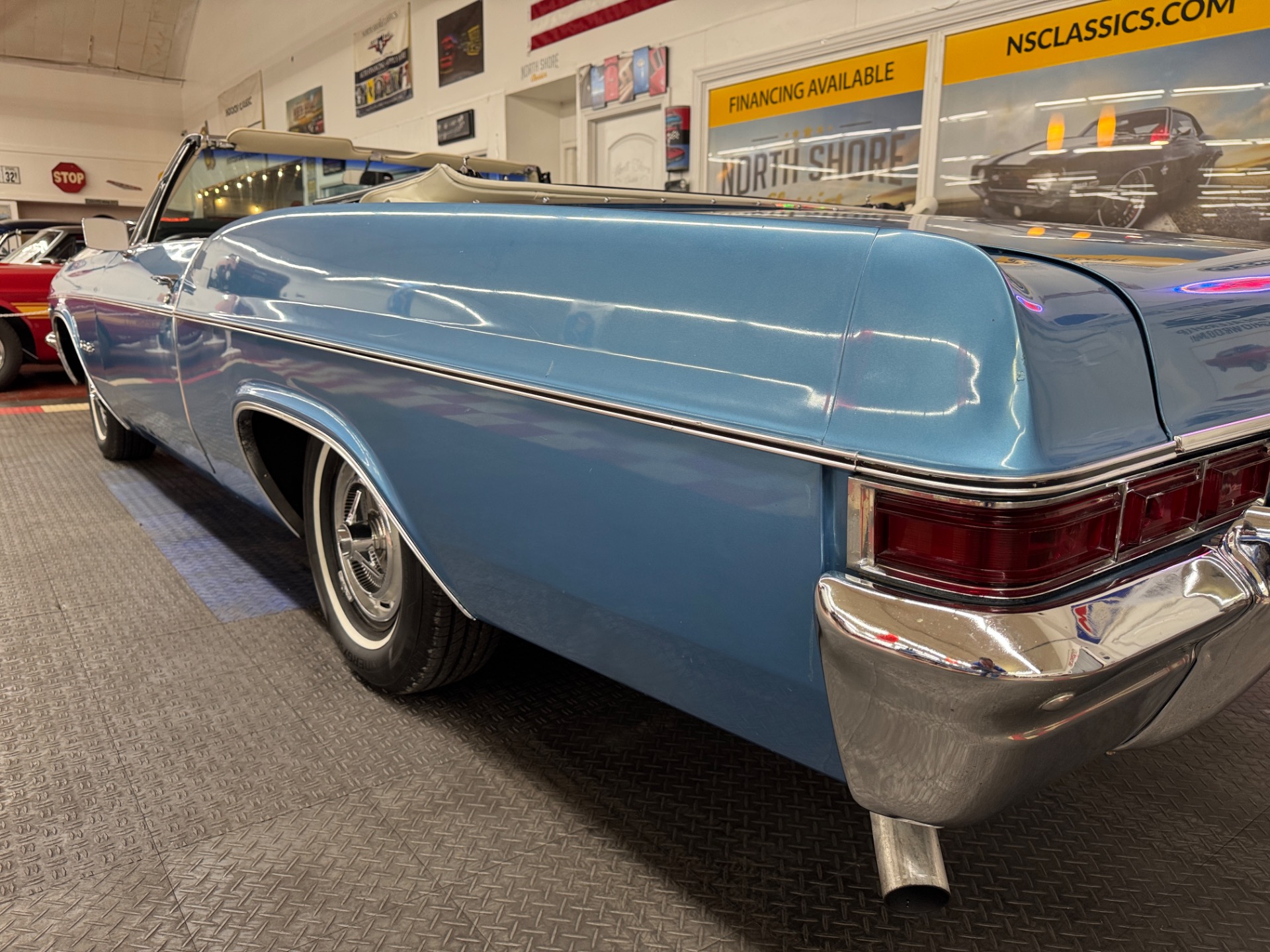 1966 Chevrolet Impala SS 25