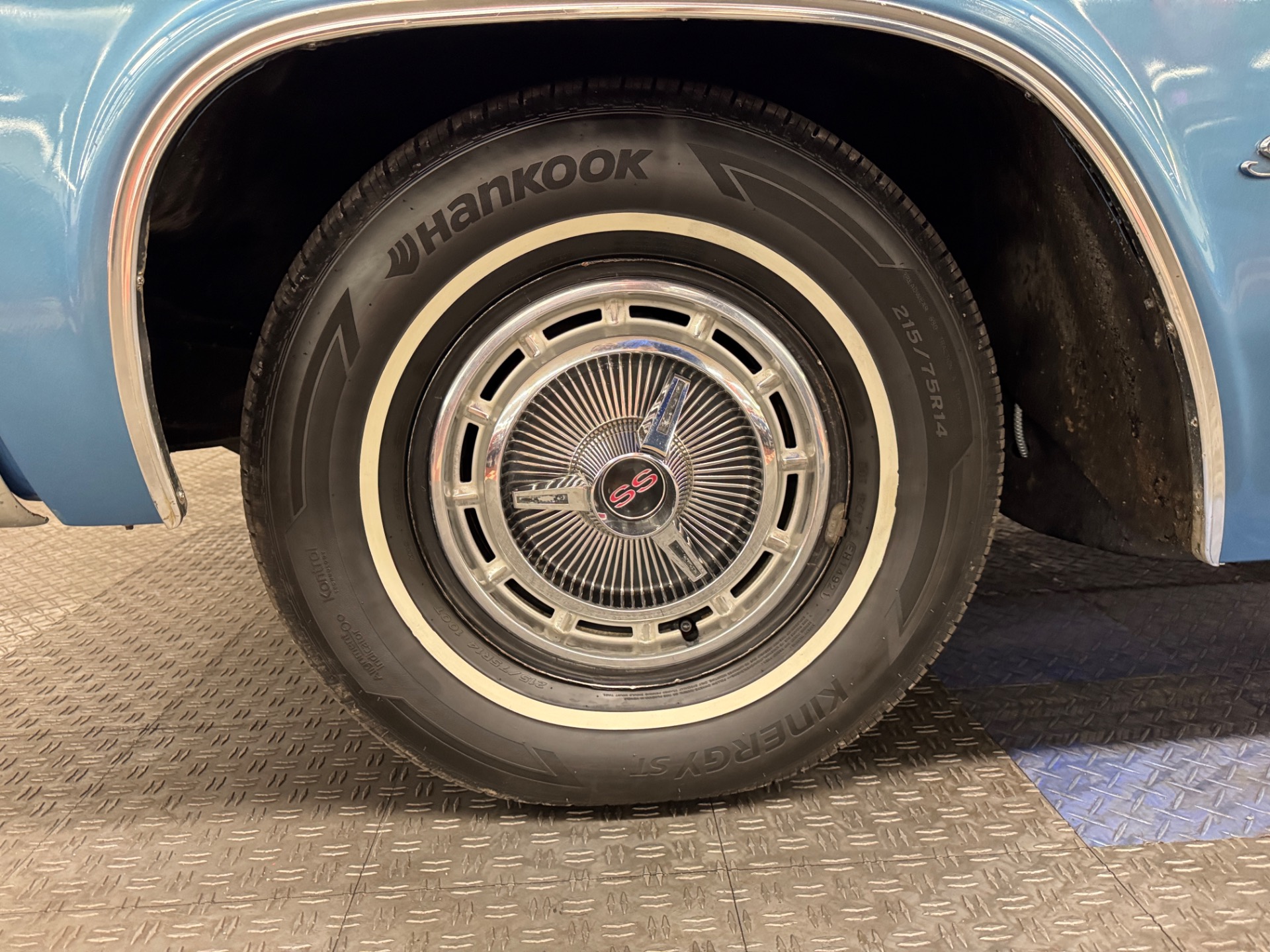 1966 Chevrolet Impala SS 26