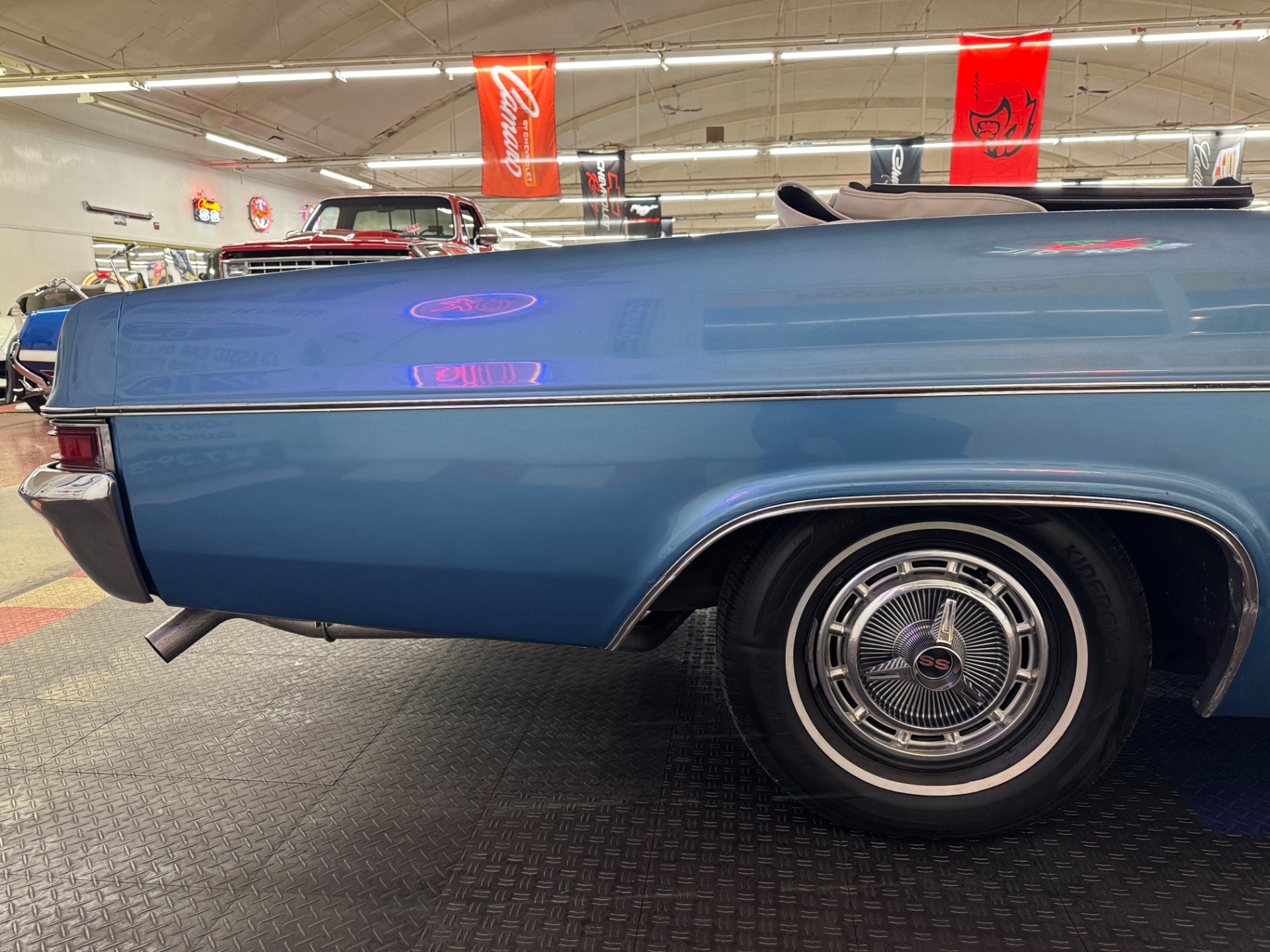 1966 Chevrolet Impala SS 28