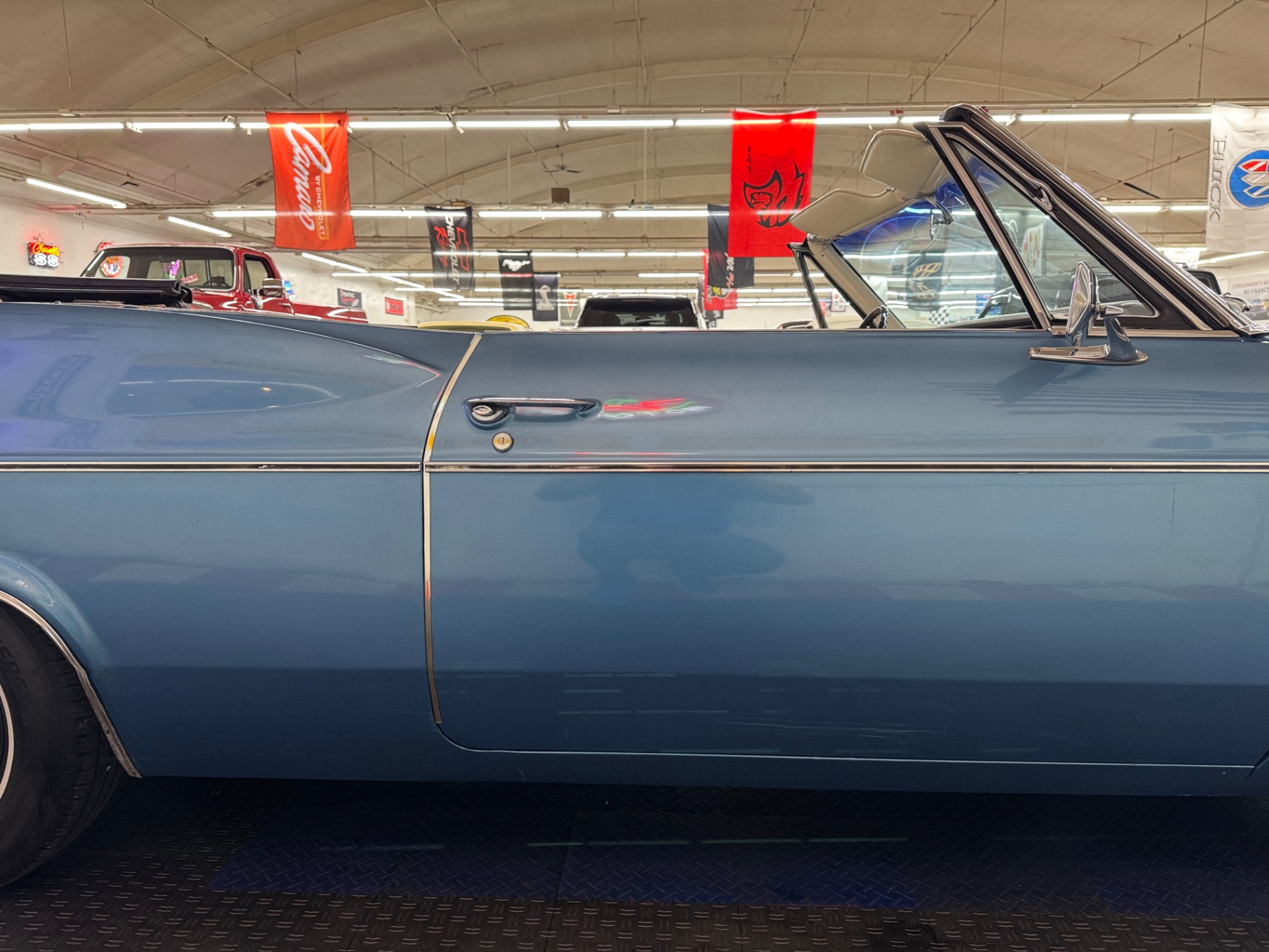 1966 Chevrolet Impala SS 29