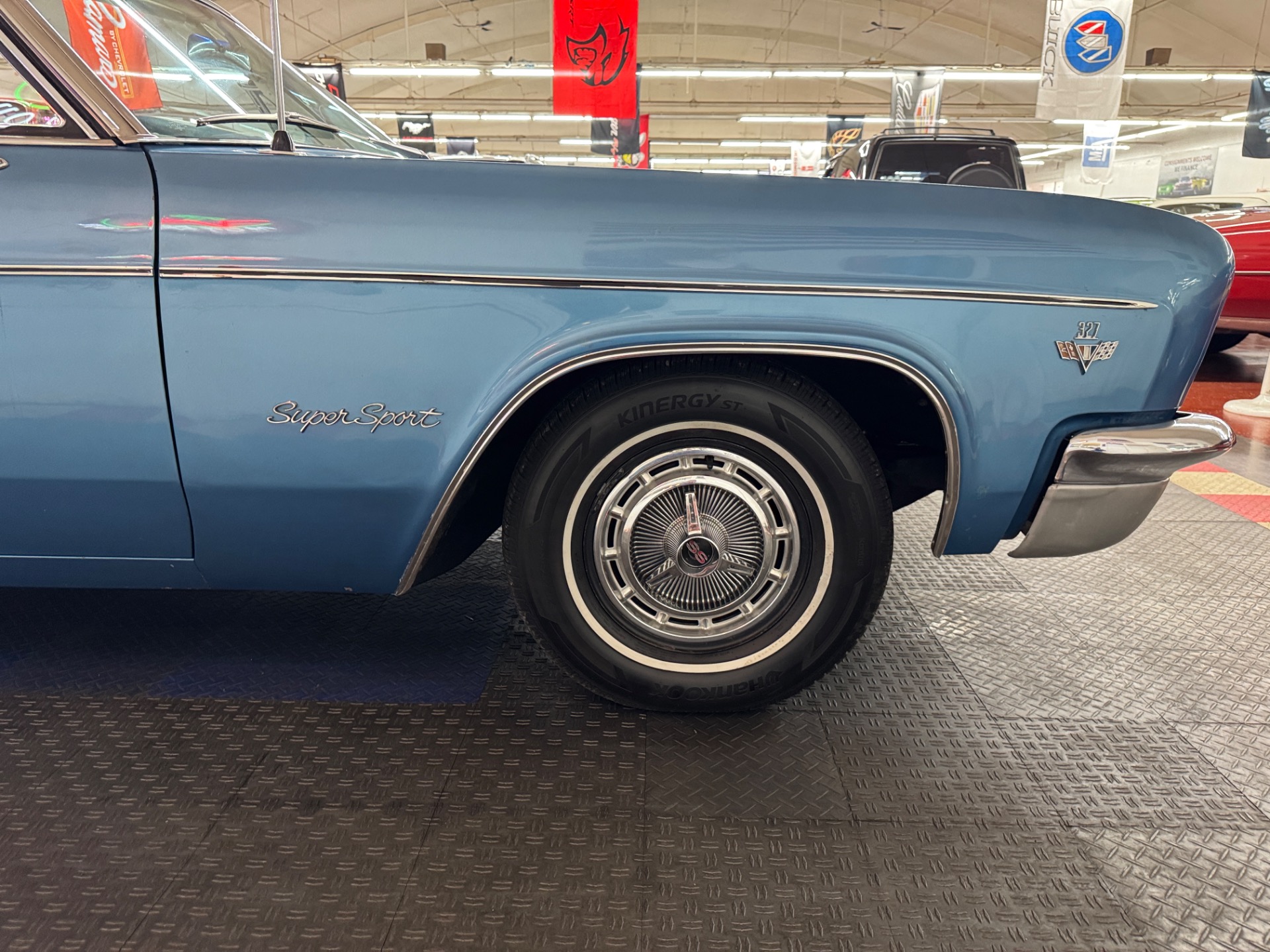 1966 Chevrolet Impala SS 30
