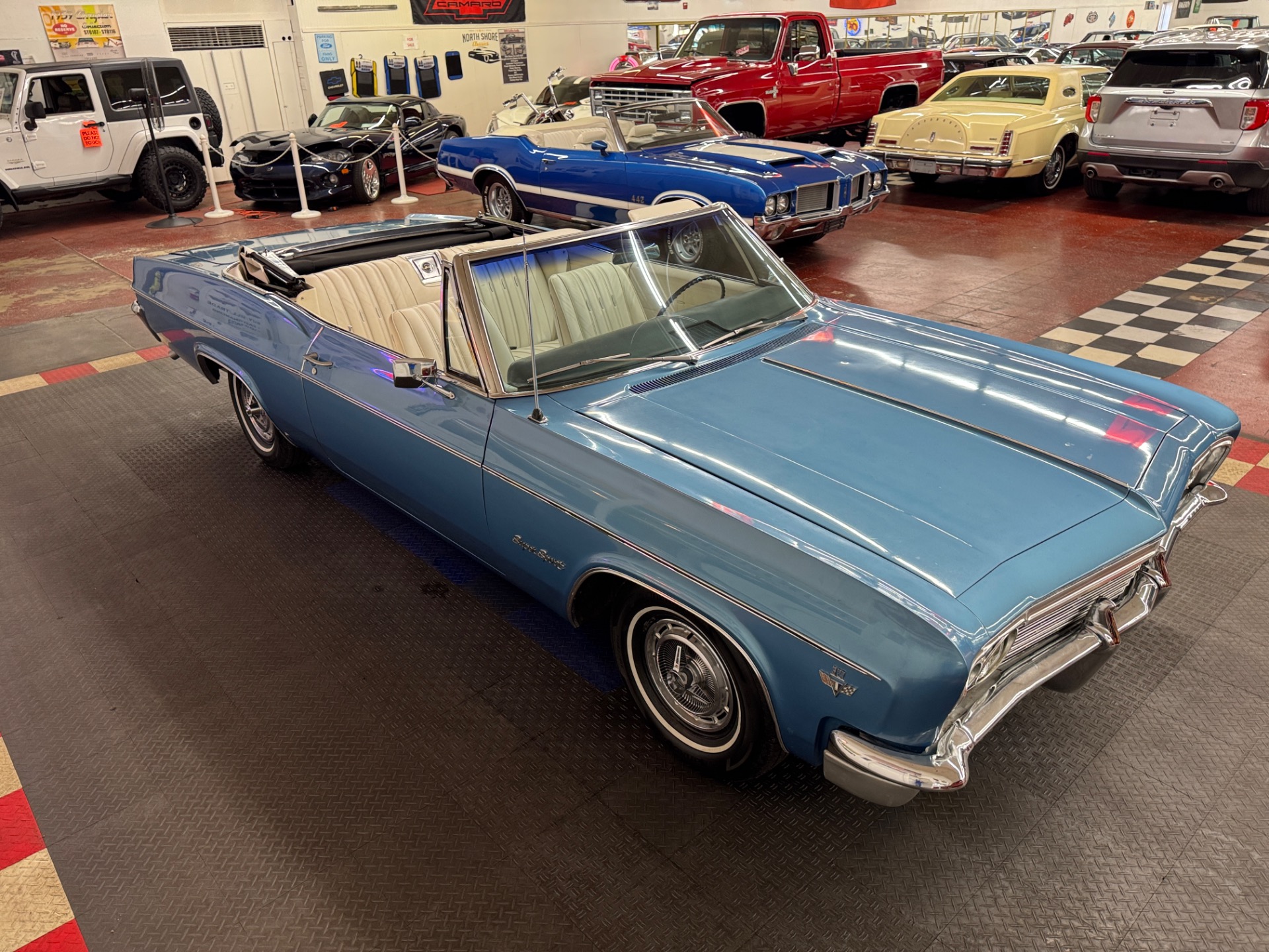 1966 Chevrolet Impala SS 33
