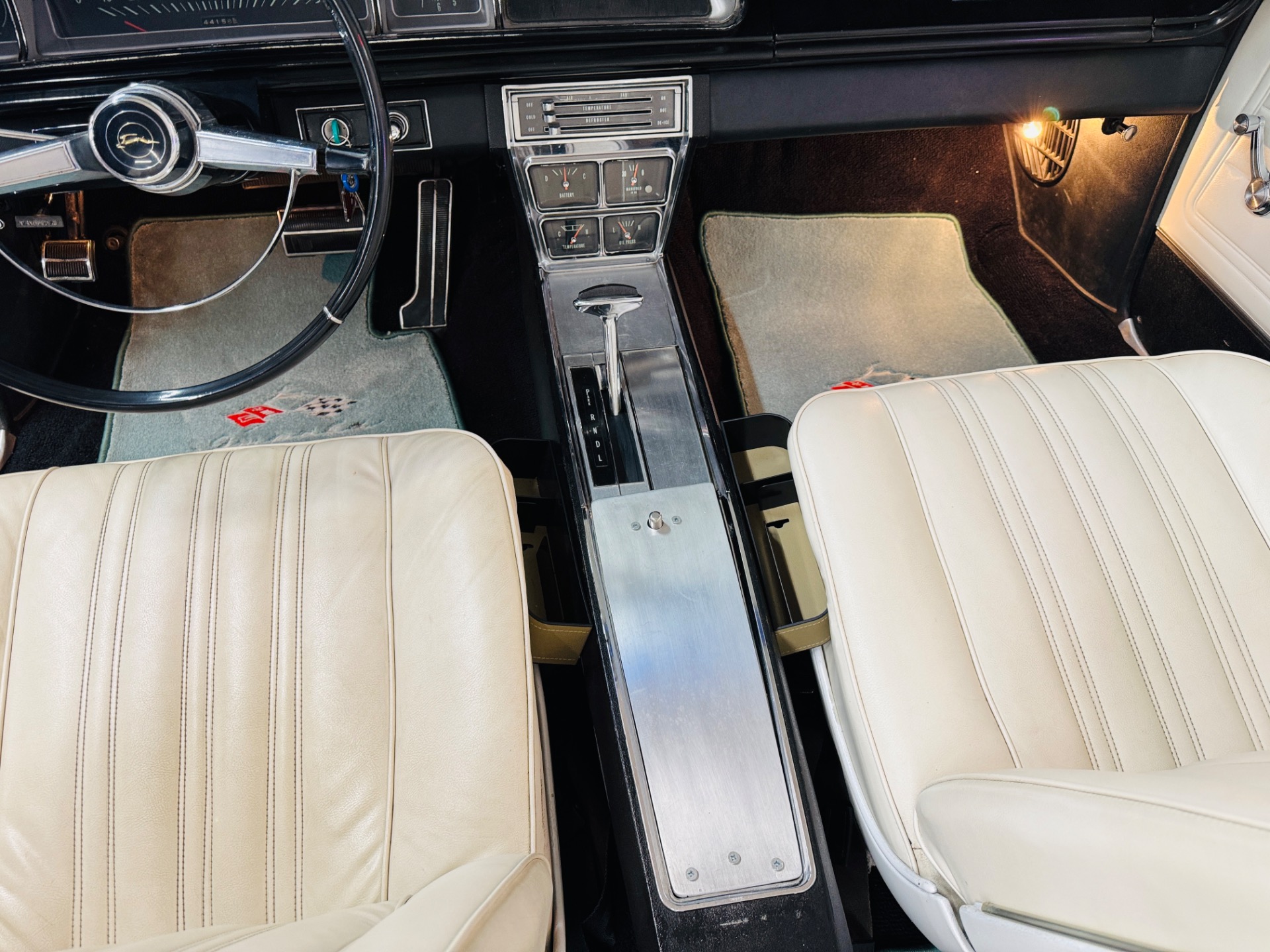 1966 Chevrolet Impala SS 39