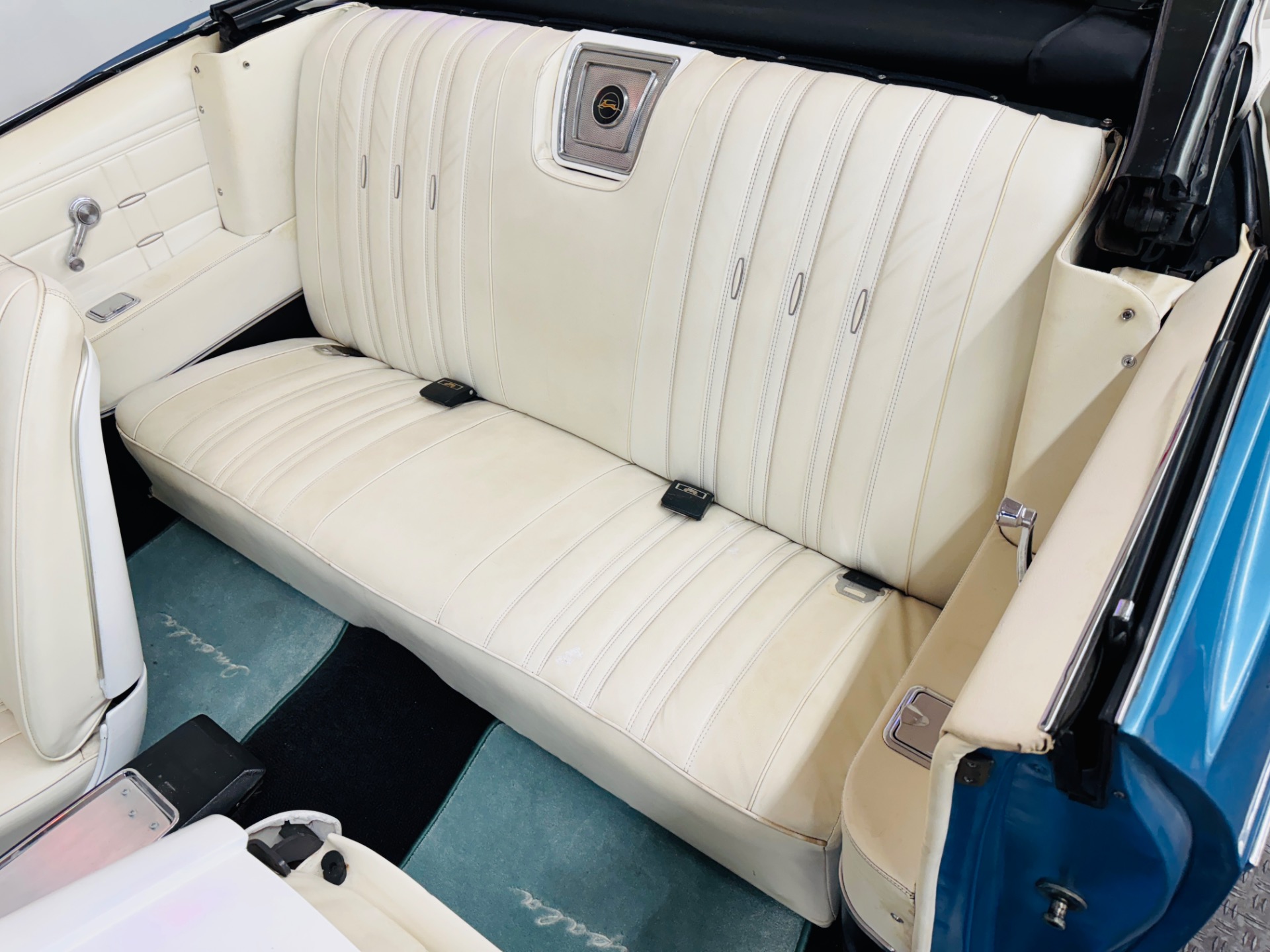 1966 Chevrolet Impala SS 43