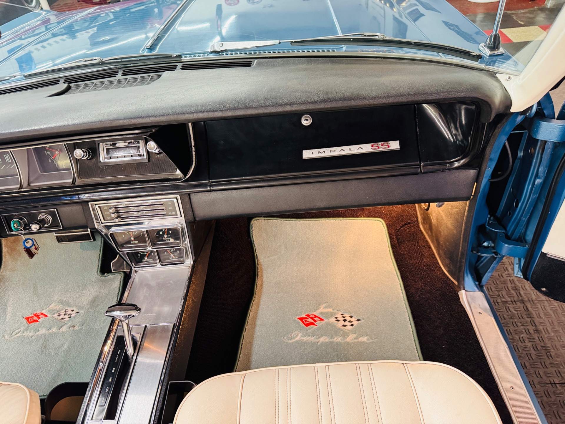 1966 Chevrolet Impala SS 46