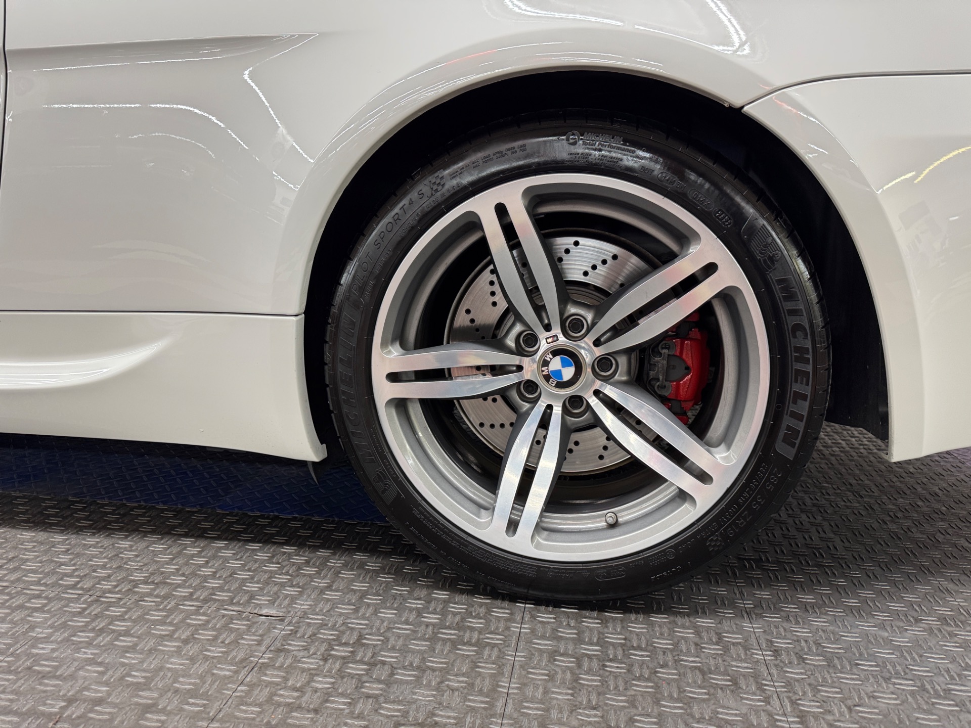 2007 BMW M6 24