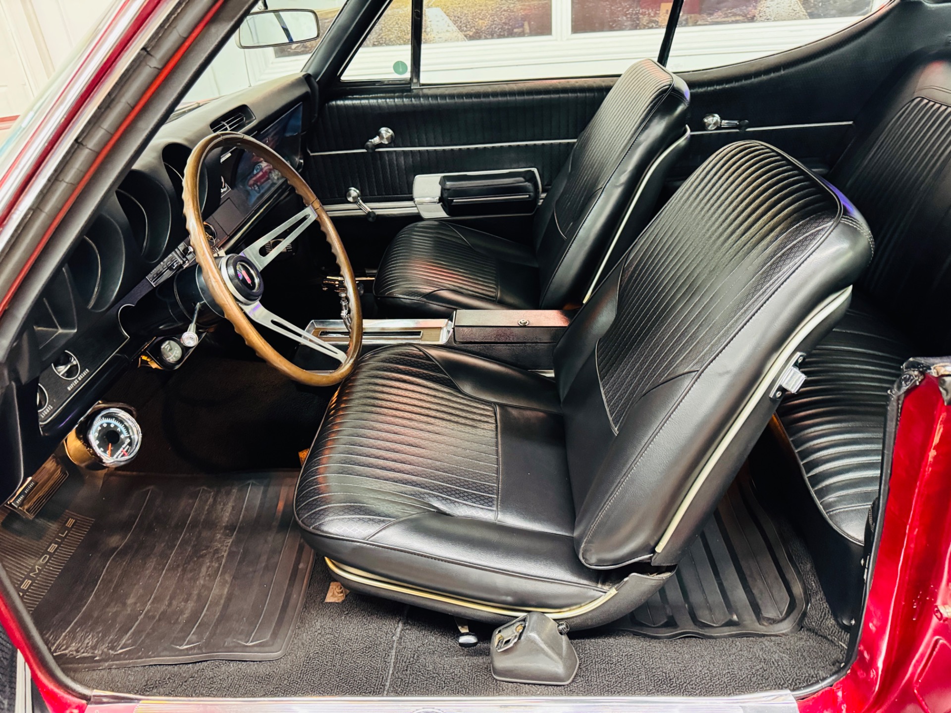 1968 Oldsmobile Cutlass 32