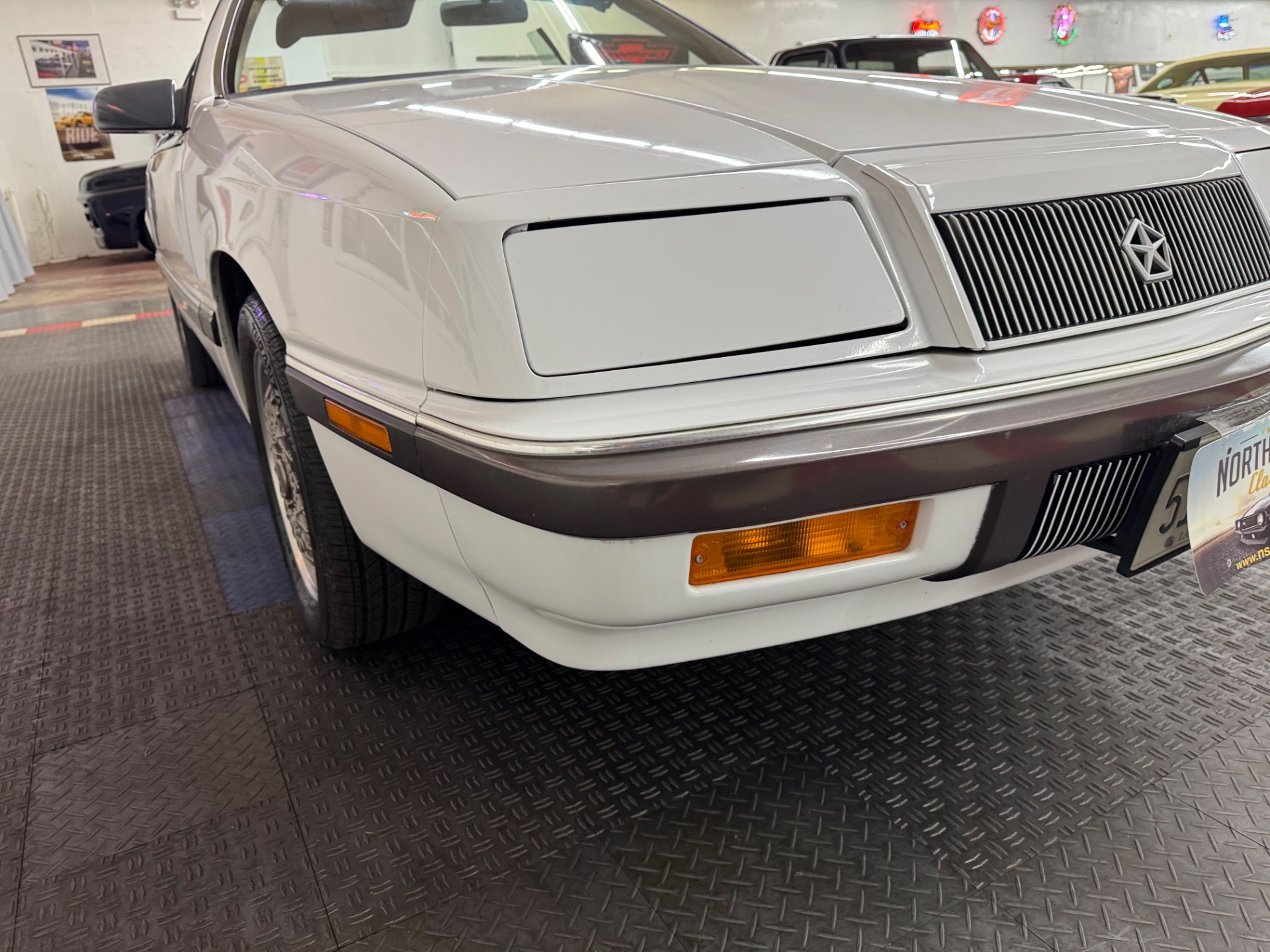 1989 Chrysler Le Baron 11