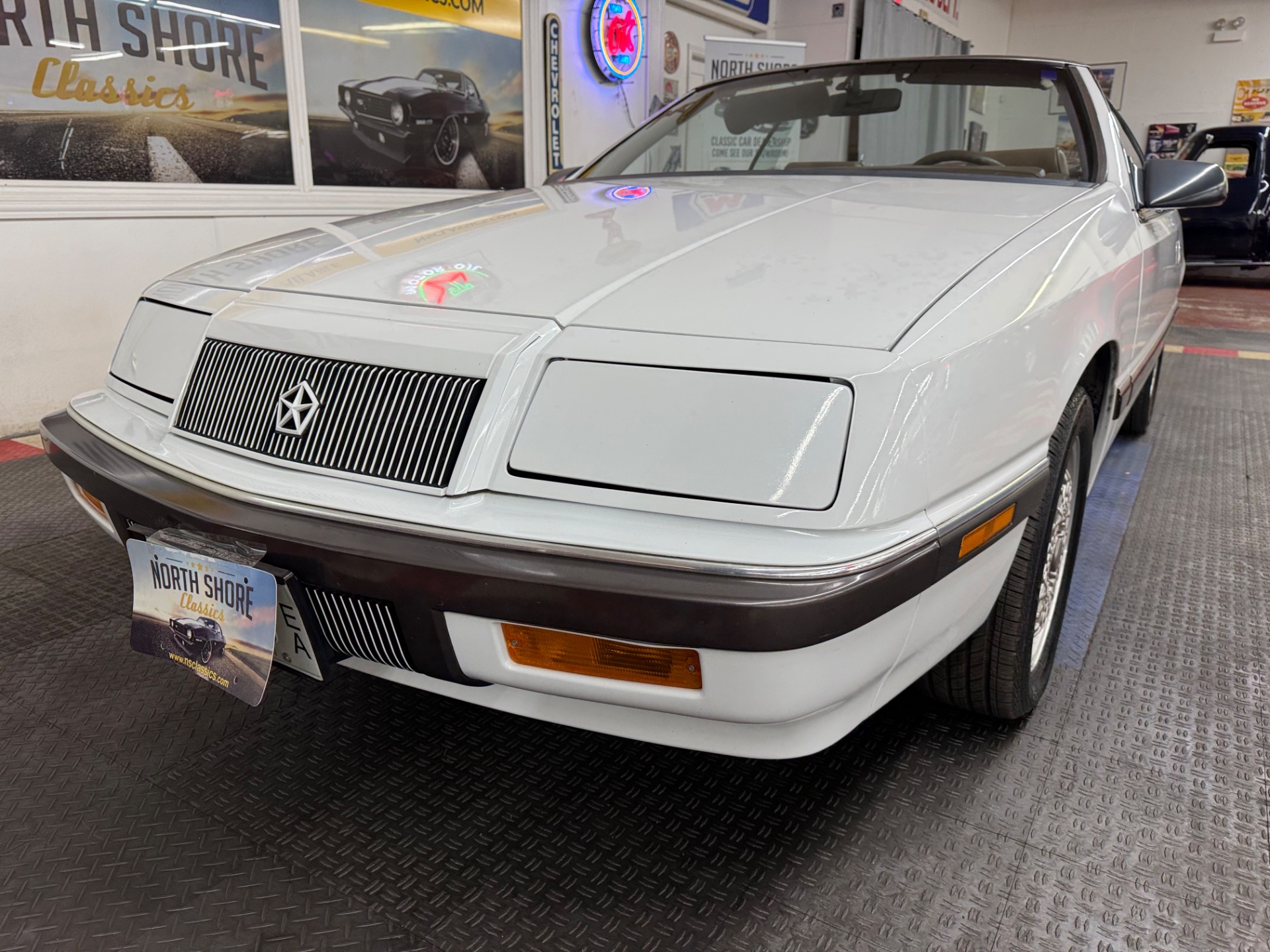1989 Chrysler Le Baron 12