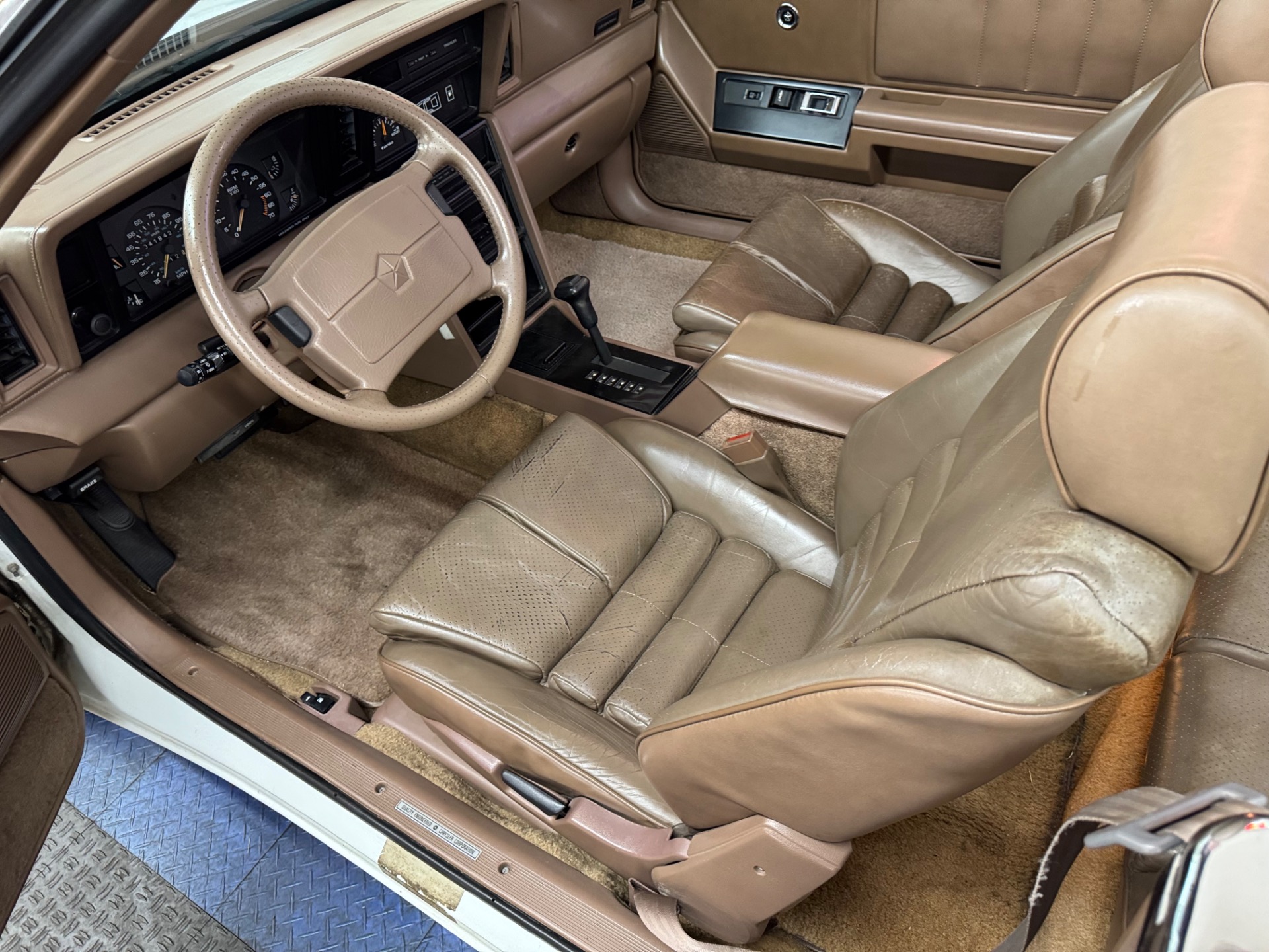 1989 Chrysler Le Baron 14