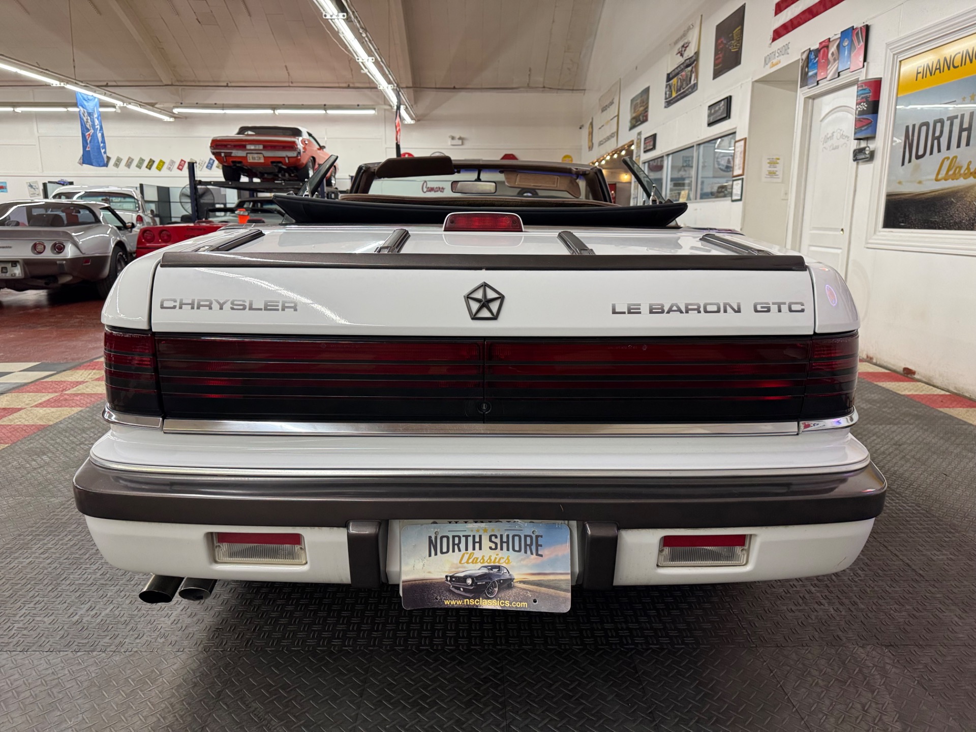 1989 Chrysler Le Baron 19