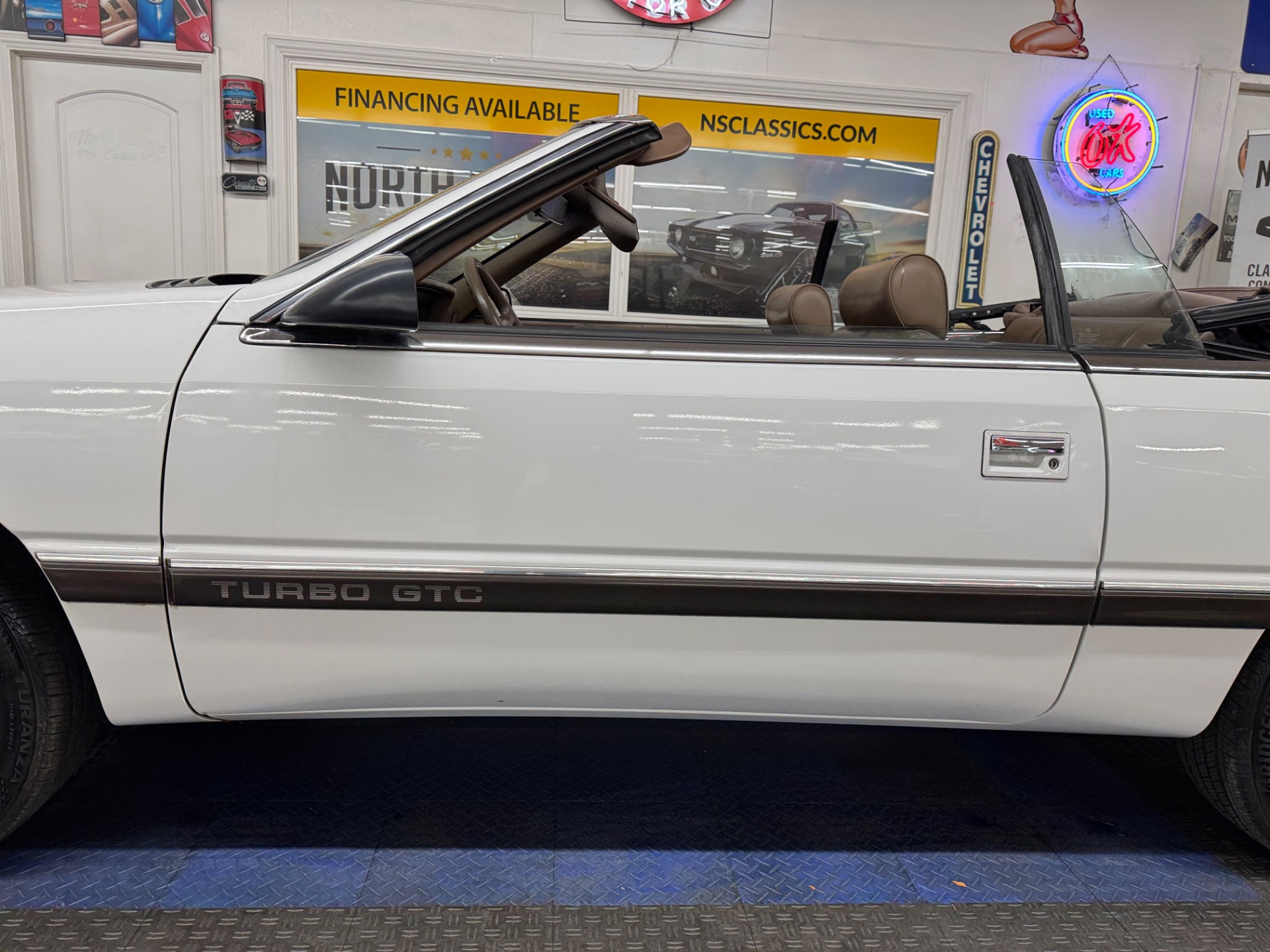 1989 Chrysler Le Baron 21