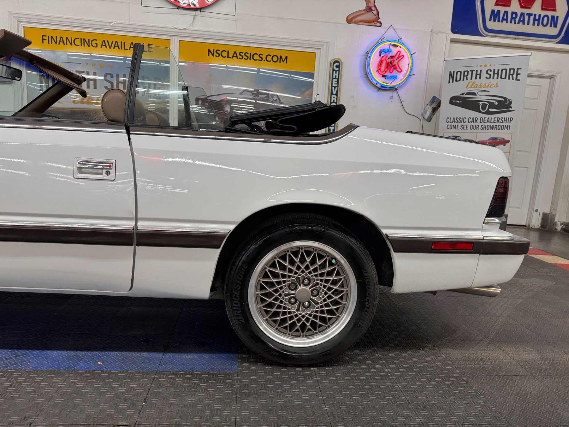 1989 Chrysler Le Baron 22