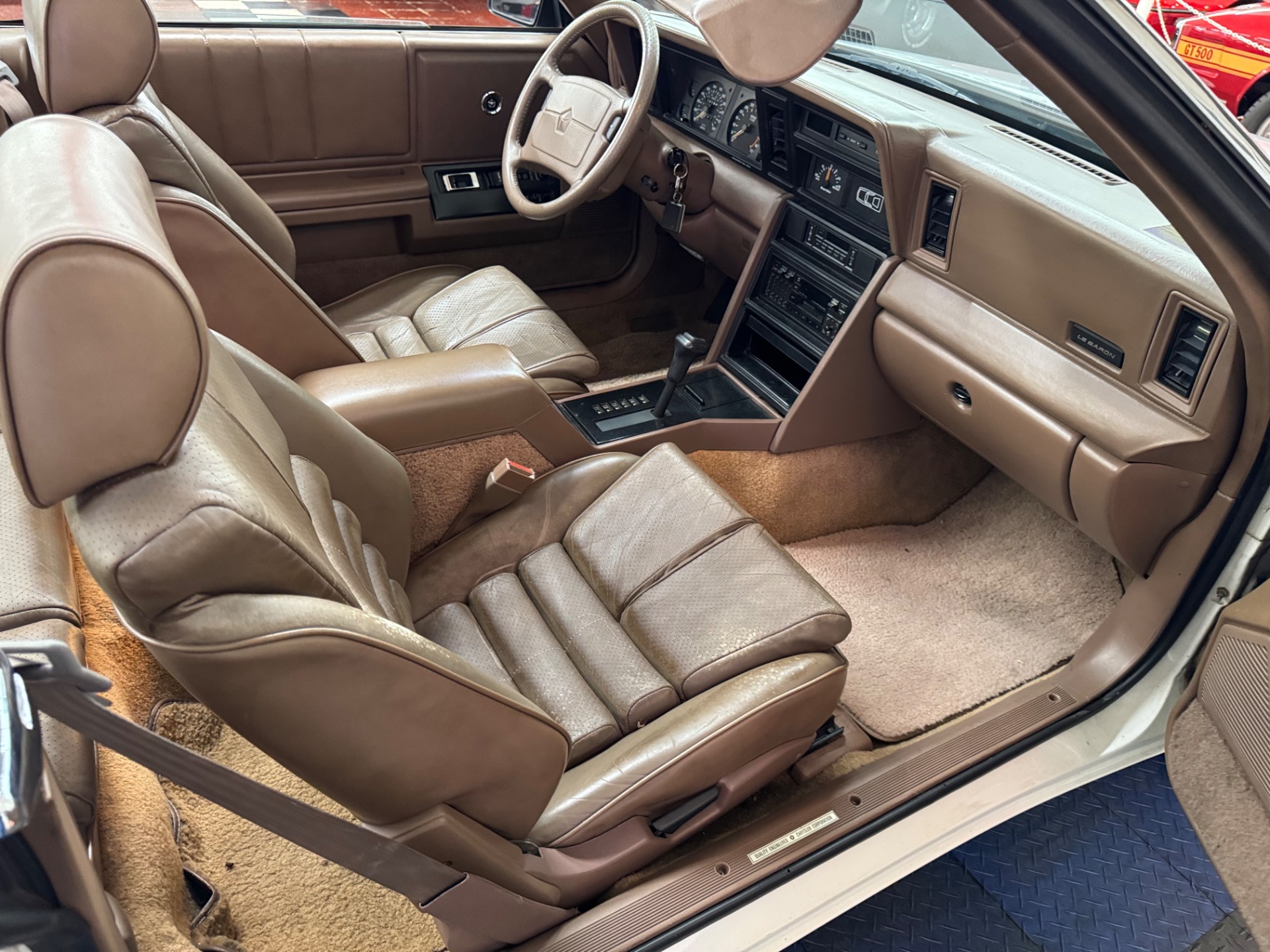 1989 Chrysler Le Baron 38