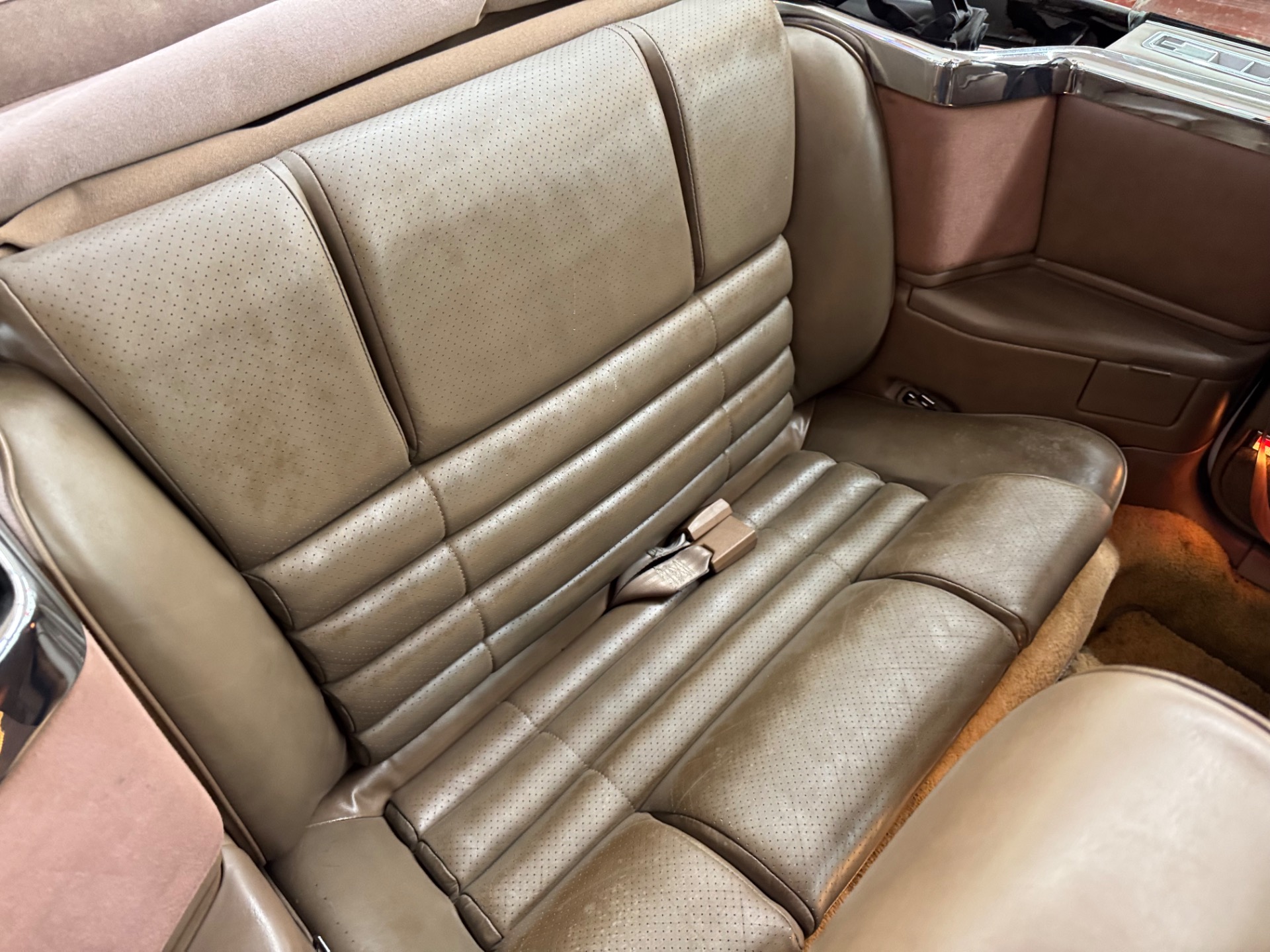 1989 Chrysler Le Baron 45