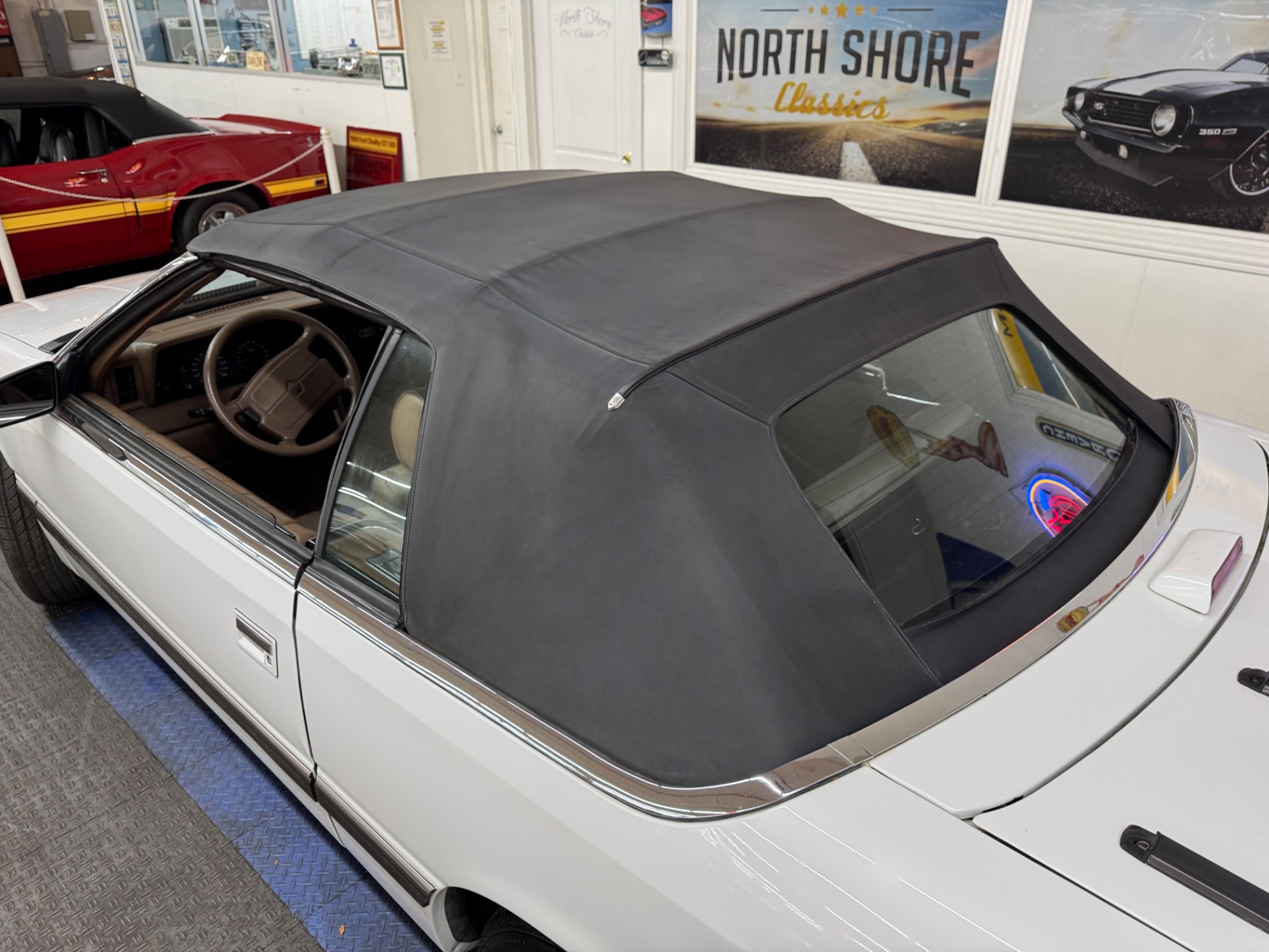 1989 Chrysler Le Baron 4
