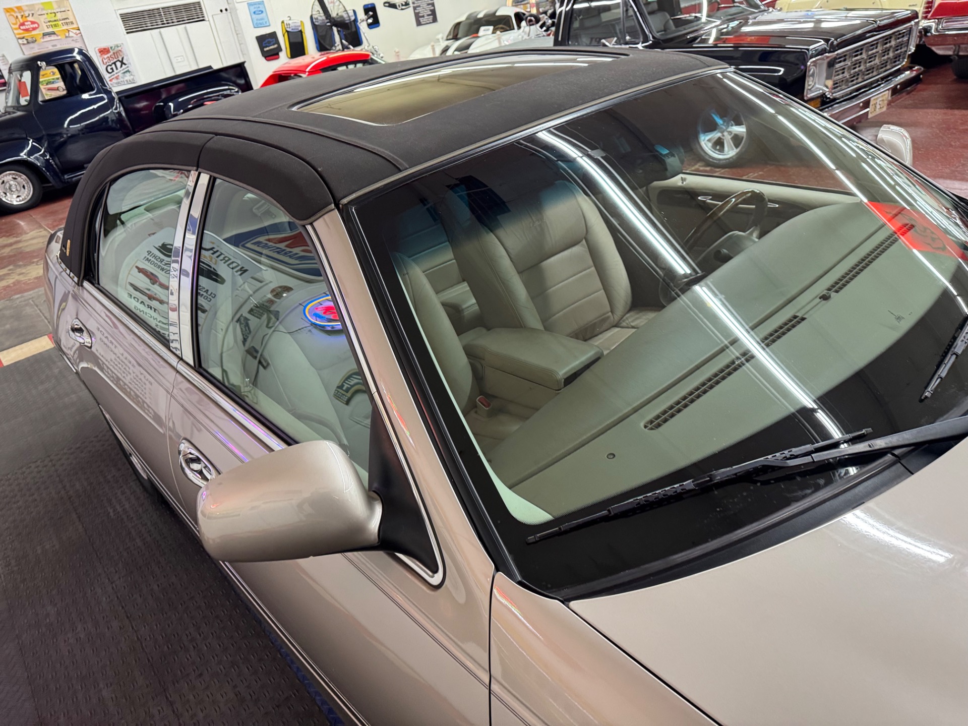 Used 2000 Lincoln Town Car - SIGNATURE SERIES - LOW MILES -SEE VIDEO | Mundelein, IL