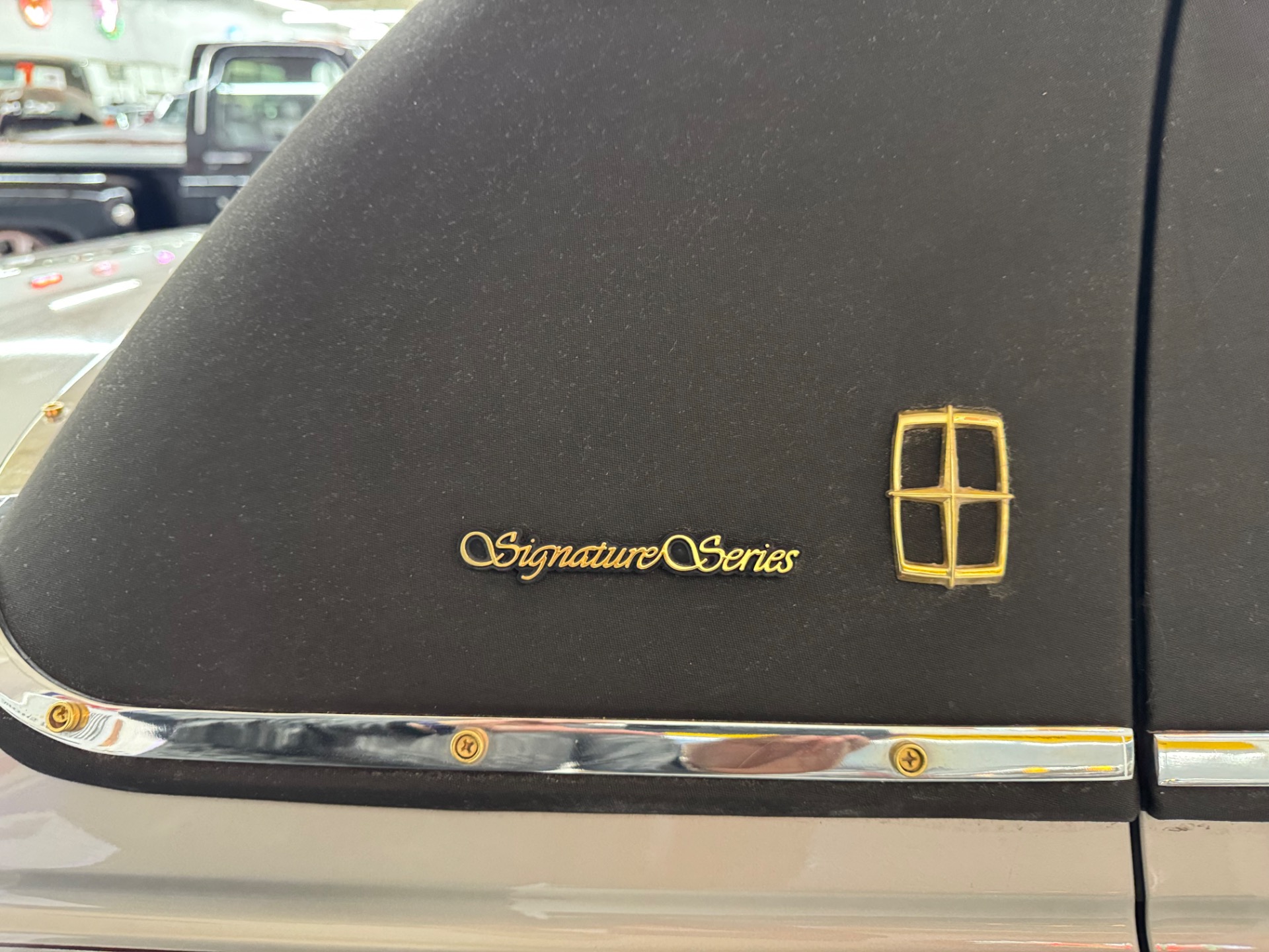 Used 2000 Lincoln Town Car - SIGNATURE SERIES - LOW MILES -SEE VIDEO | Mundelein, IL