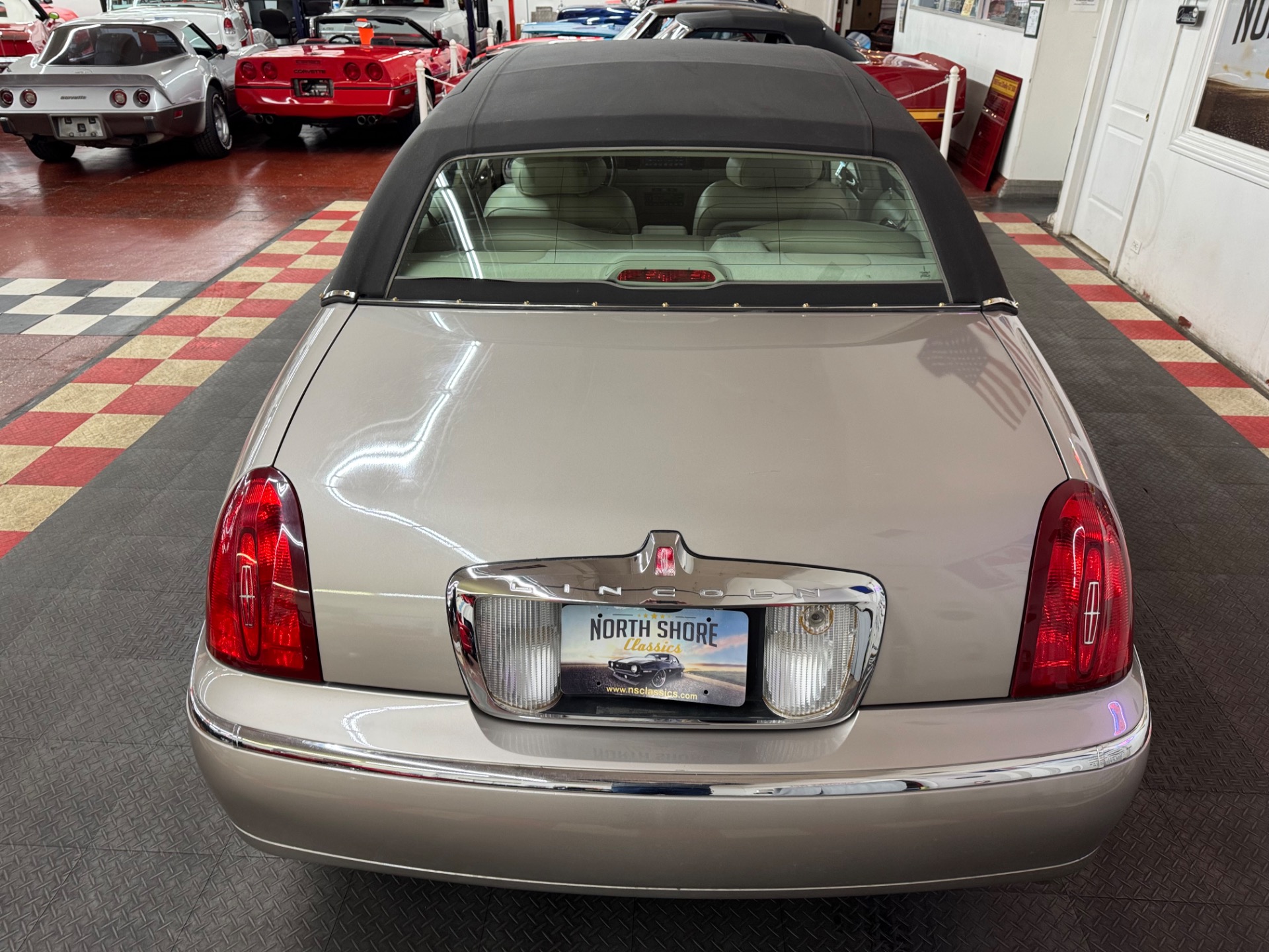 Used 2000 Lincoln Town Car - SIGNATURE SERIES - LOW MILES -SEE VIDEO | Mundelein, IL