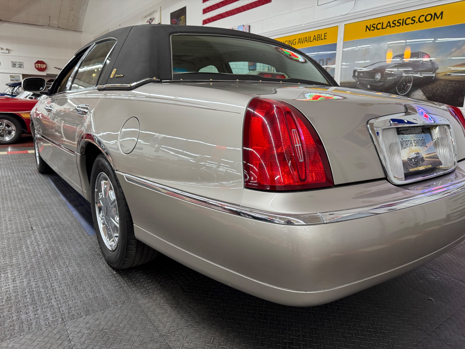 Used 2000 Lincoln Town Car - SIGNATURE SERIES - LOW MILES -SEE VIDEO | Mundelein, IL