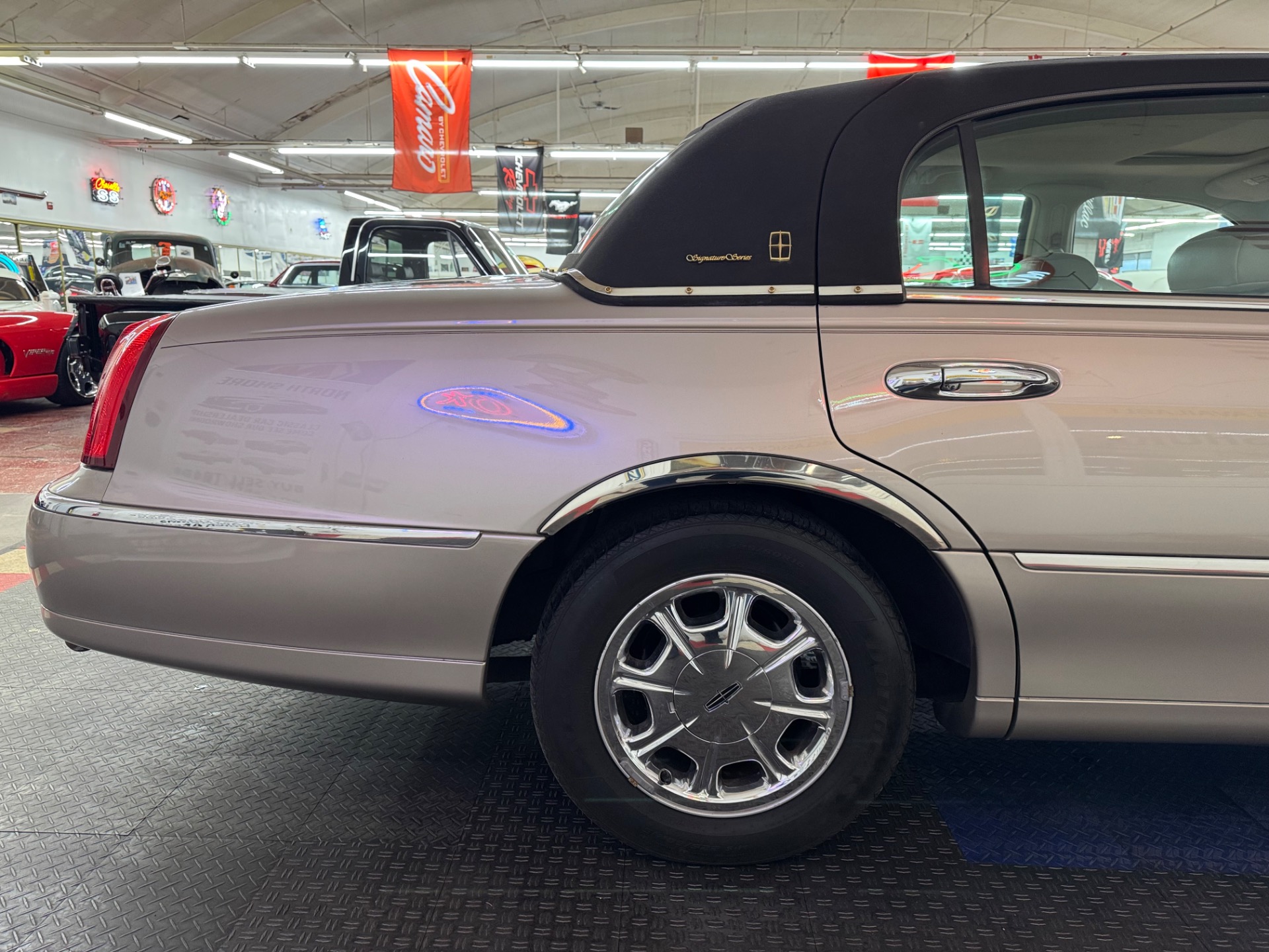 Used 2000 Lincoln Town Car - SIGNATURE SERIES - LOW MILES -SEE VIDEO | Mundelein, IL
