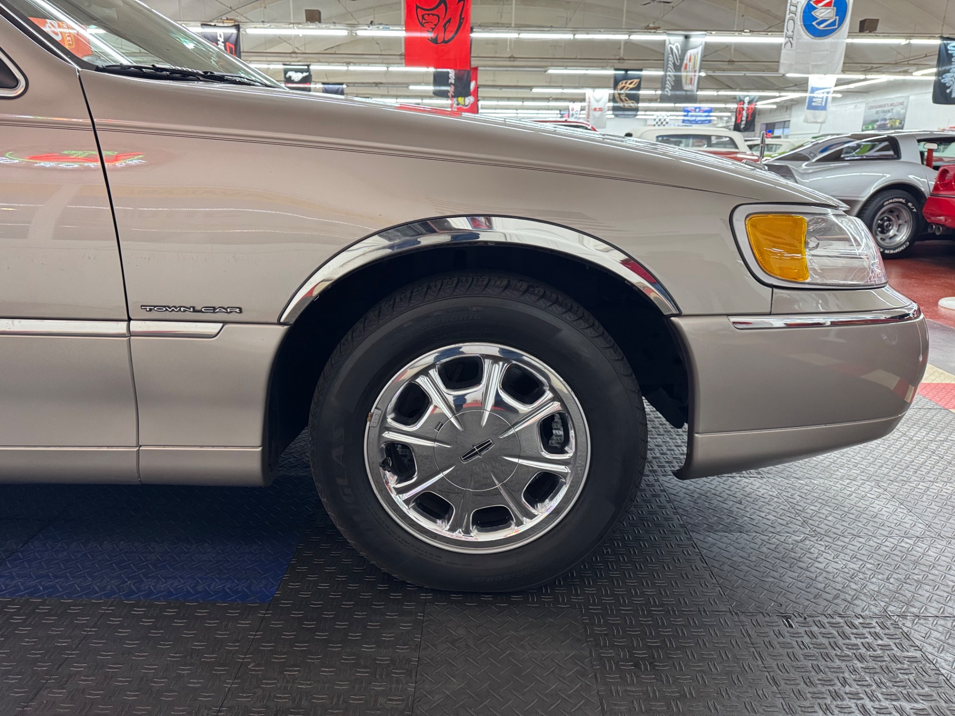 Used 2000 Lincoln Town Car - SIGNATURE SERIES - LOW MILES -SEE VIDEO | Mundelein, IL