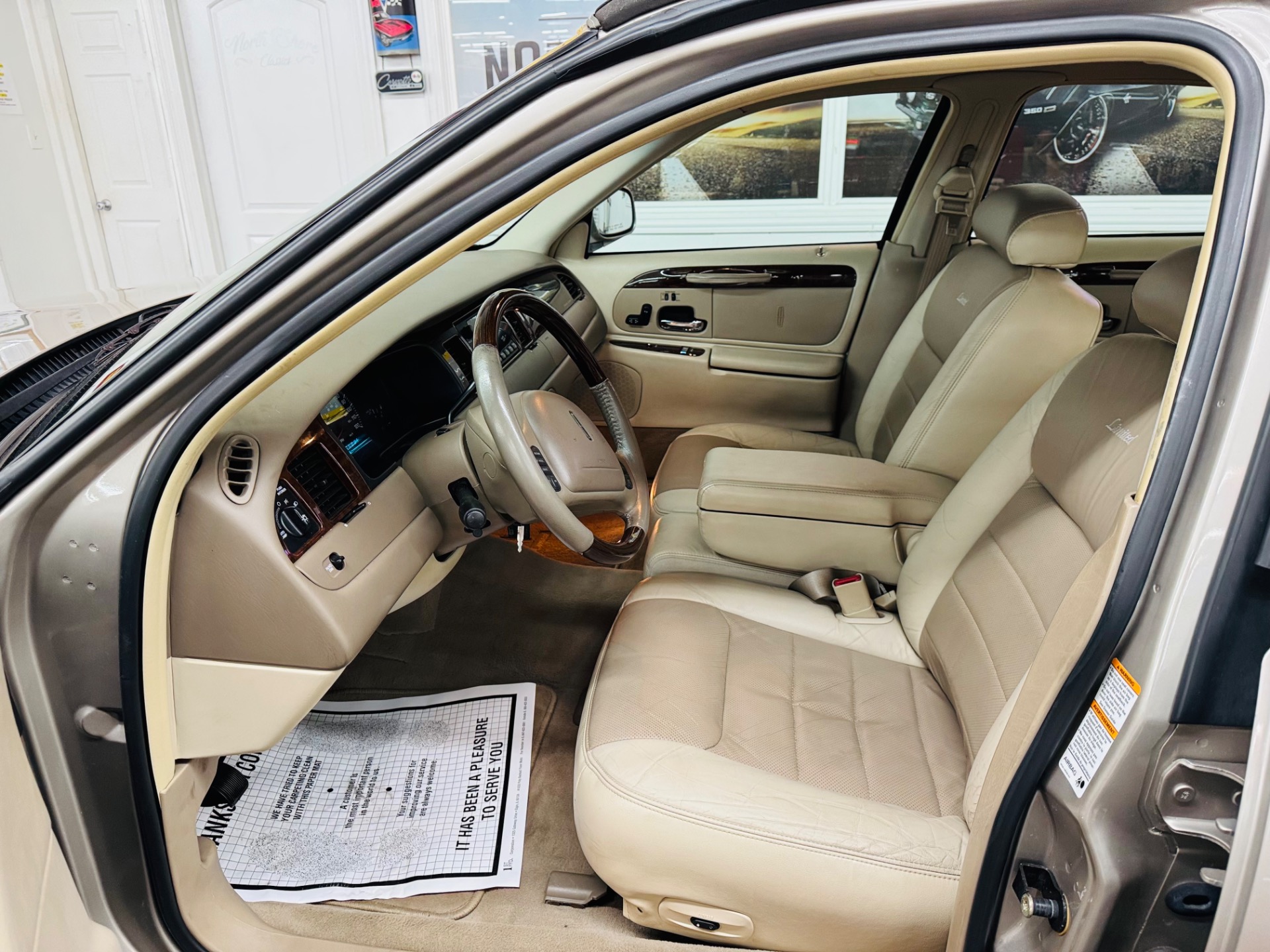 Used 2000 Lincoln Town Car - SIGNATURE SERIES - LOW MILES -SEE VIDEO | Mundelein, IL