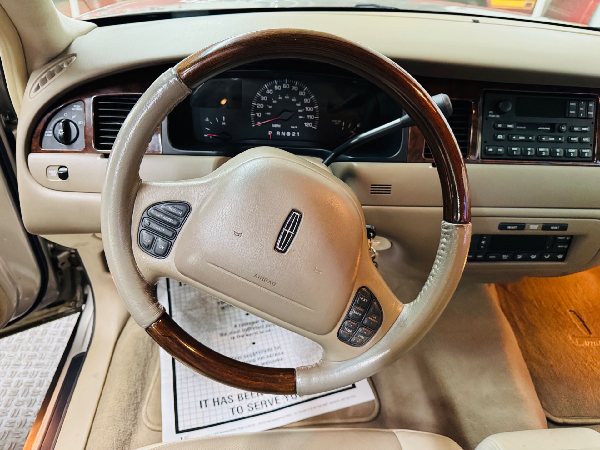 Used 2000 Lincoln Town Car - SIGNATURE SERIES - LOW MILES -SEE VIDEO | Mundelein, IL