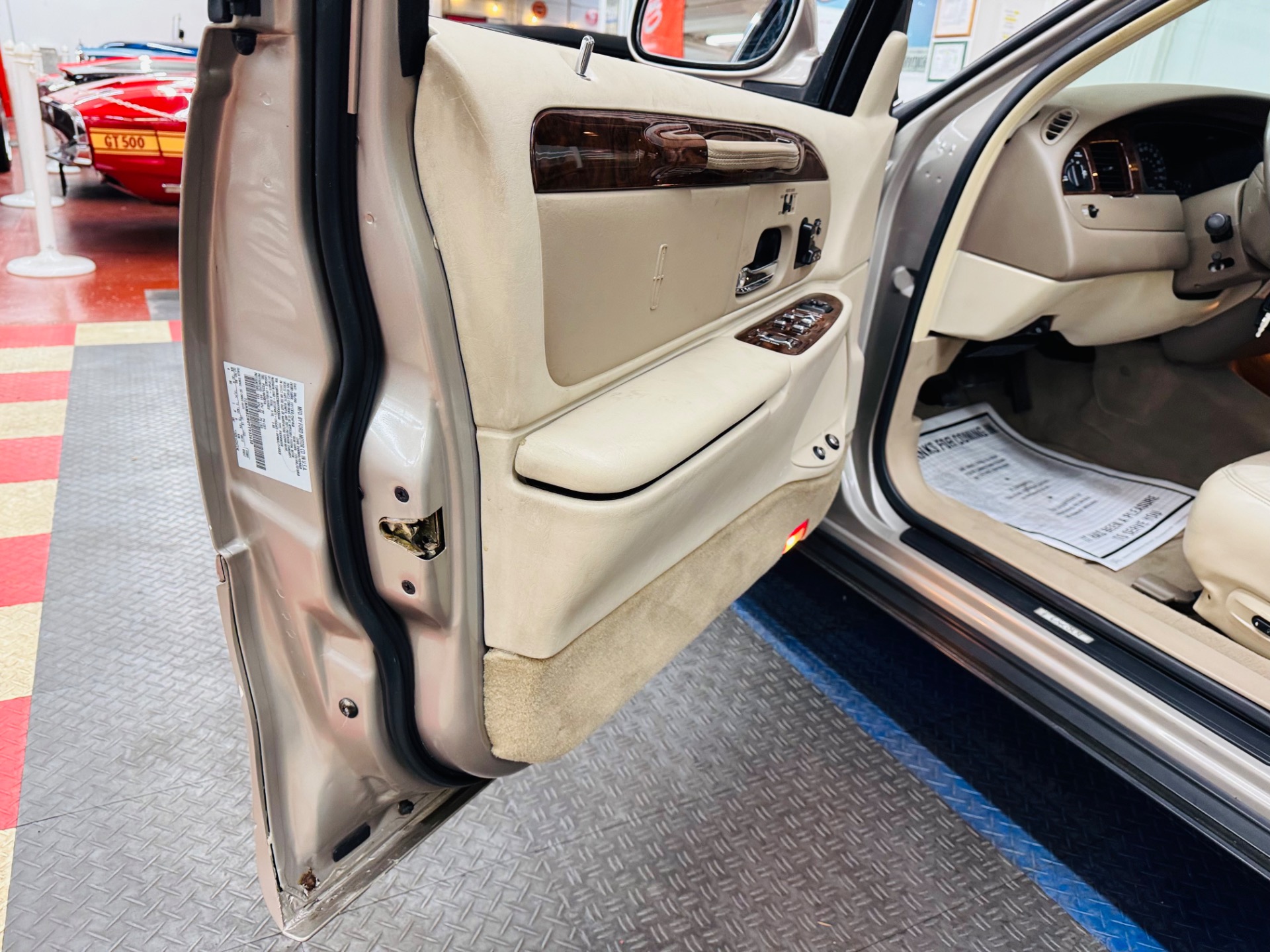 Used 2000 Lincoln Town Car - SIGNATURE SERIES - LOW MILES -SEE VIDEO | Mundelein, IL