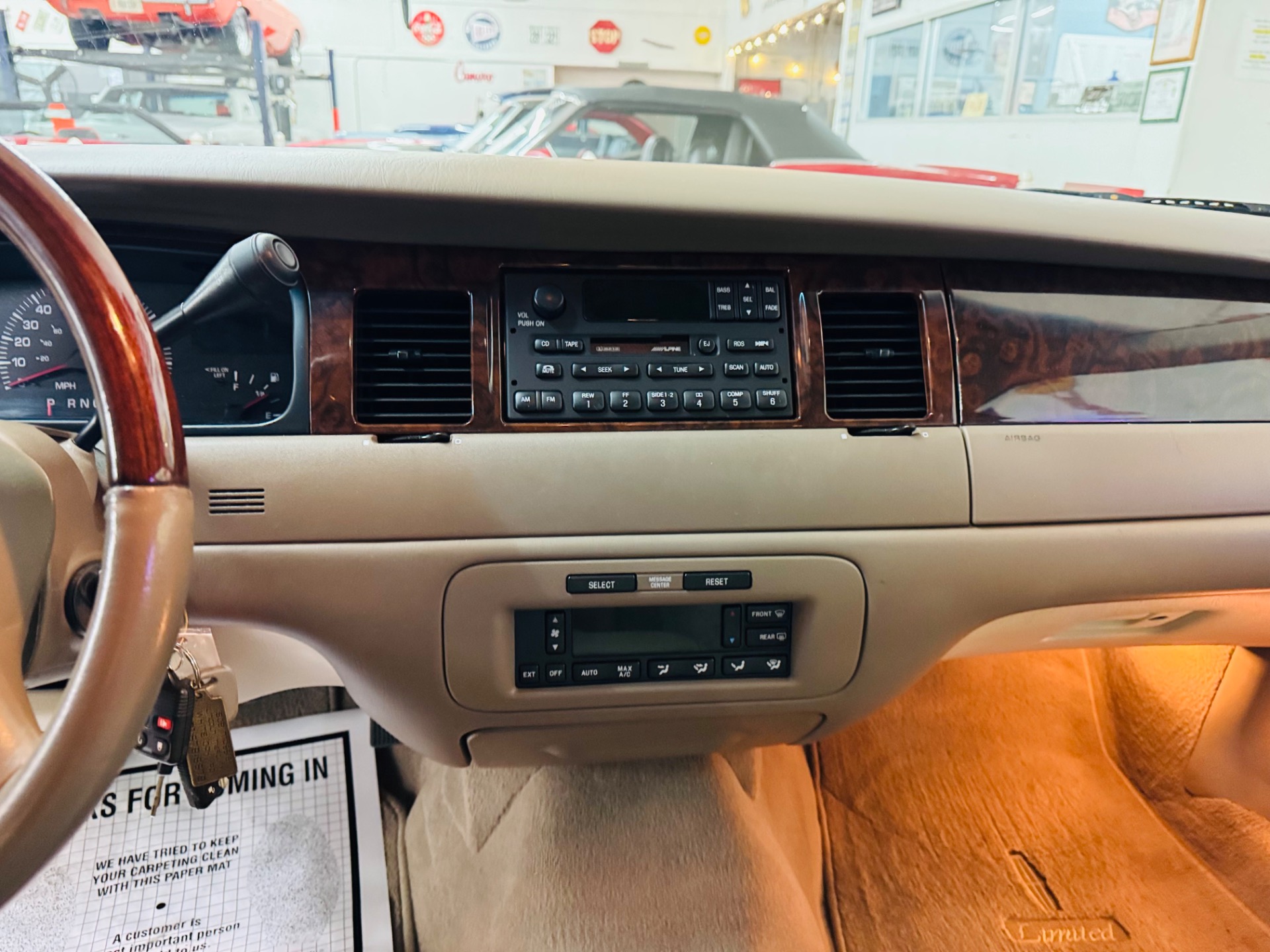 Used 2000 Lincoln Town Car - SIGNATURE SERIES - LOW MILES -SEE VIDEO | Mundelein, IL