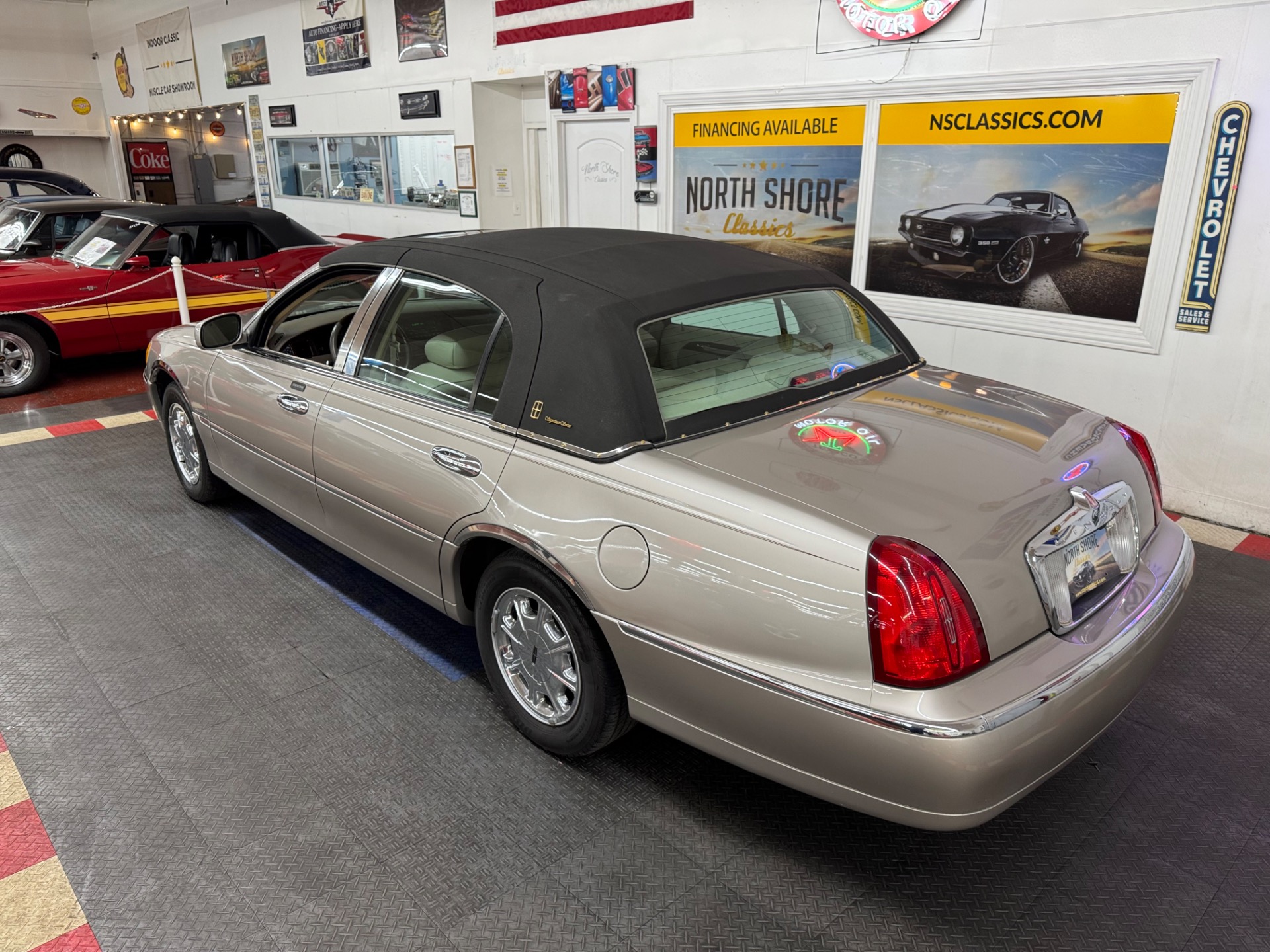 Used 2000 Lincoln Town Car - SIGNATURE SERIES - LOW MILES -SEE VIDEO | Mundelein, IL