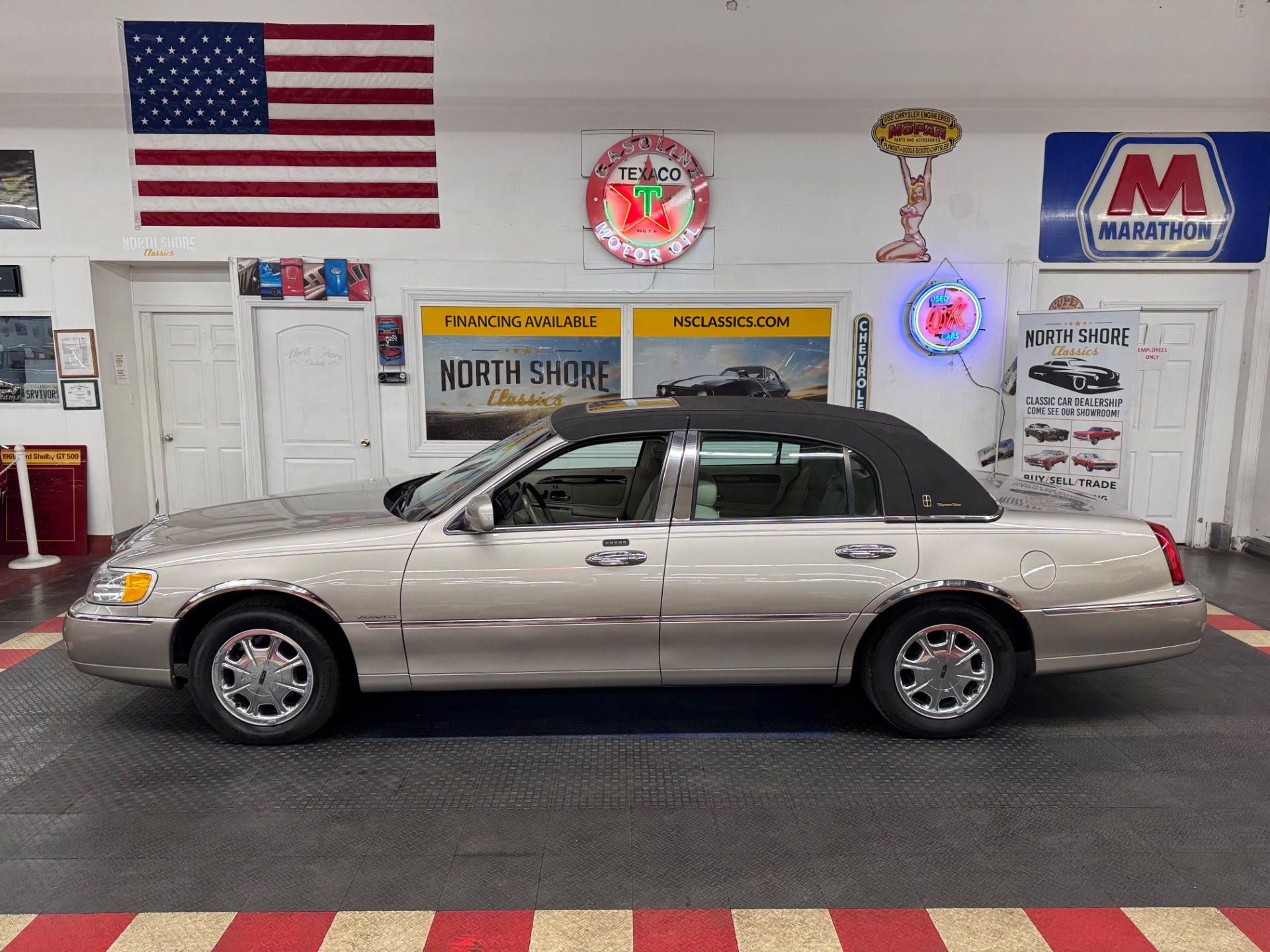 Used 2000 Lincoln Town Car - SIGNATURE SERIES - LOW MILES -SEE VIDEO | Mundelein, IL