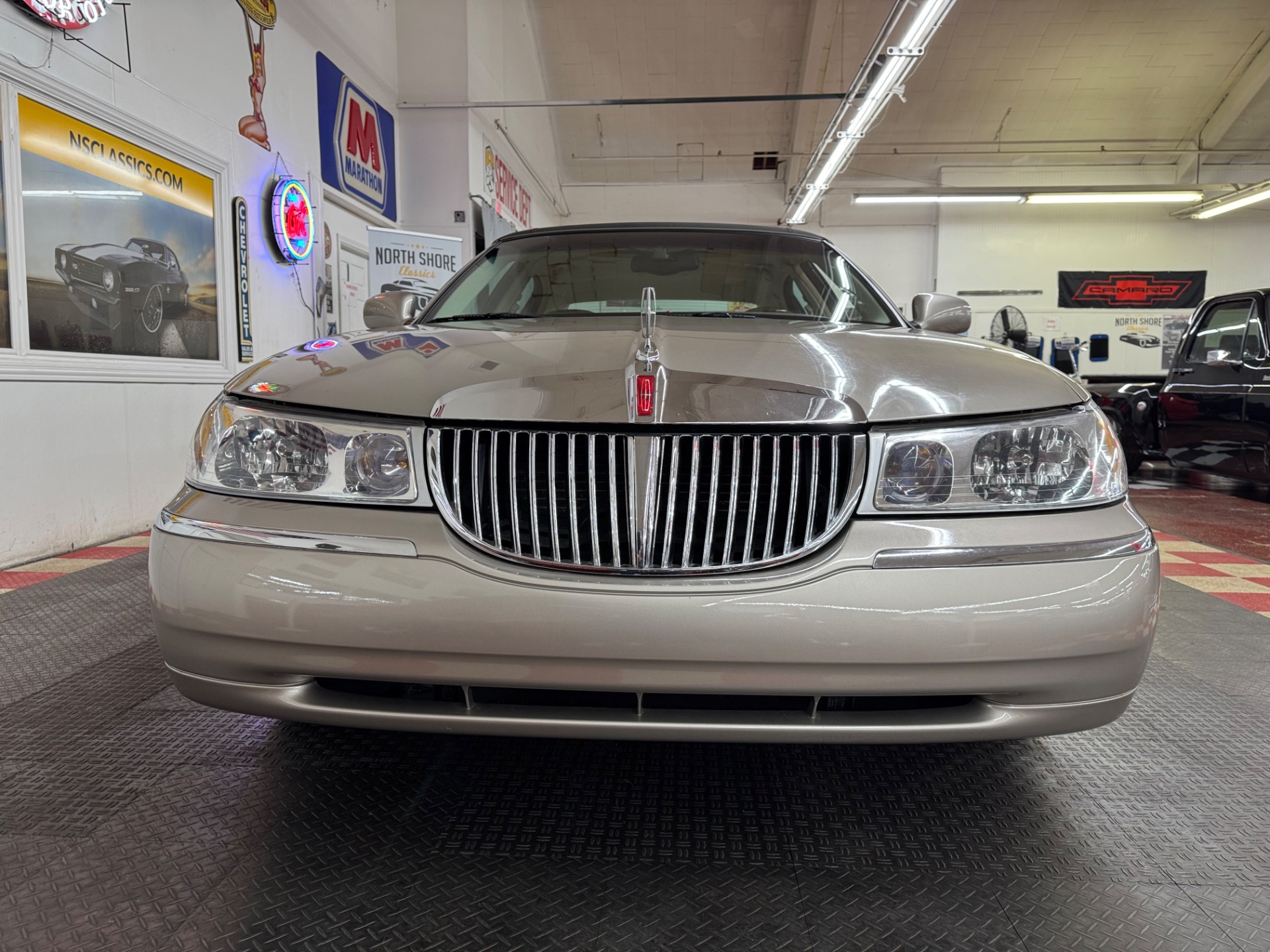 Used 2000 Lincoln Town Car - SIGNATURE SERIES - LOW MILES -SEE VIDEO | Mundelein, IL