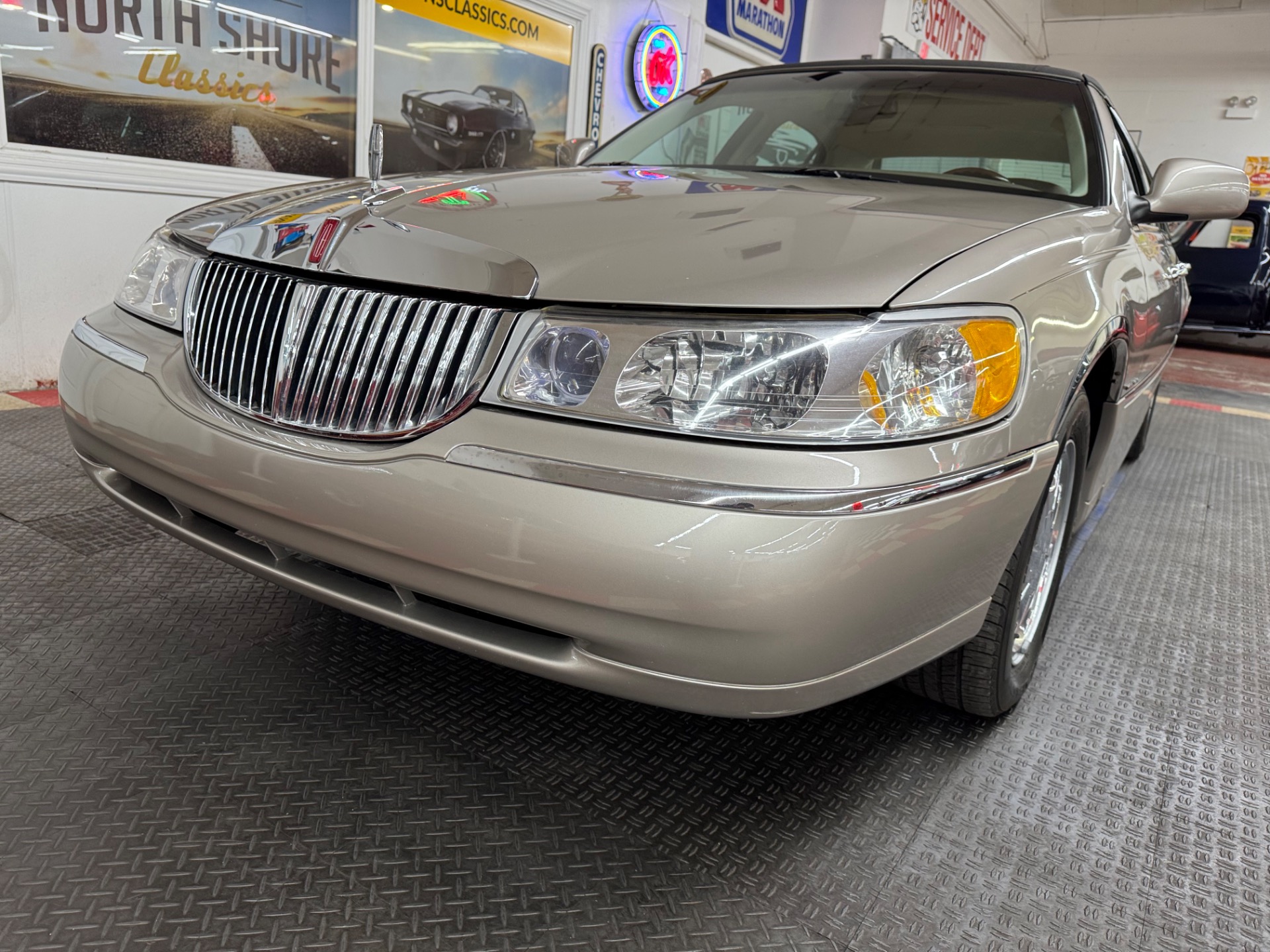 Used 2000 Lincoln Town Car - SIGNATURE SERIES - LOW MILES -SEE VIDEO | Mundelein, IL