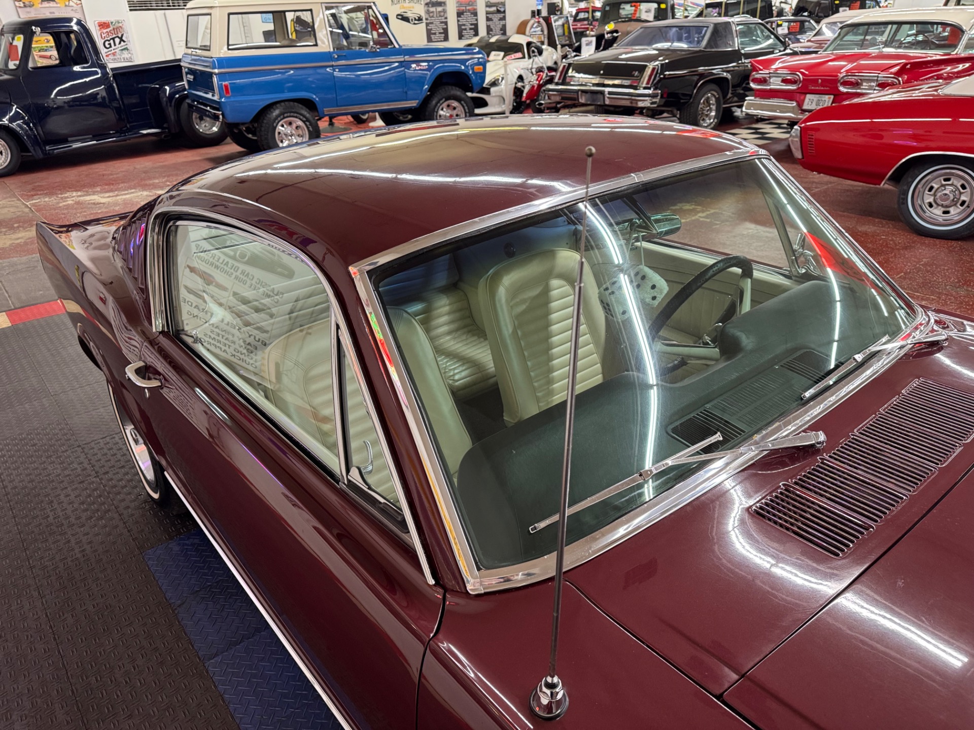 1965 Ford Mustang 10
