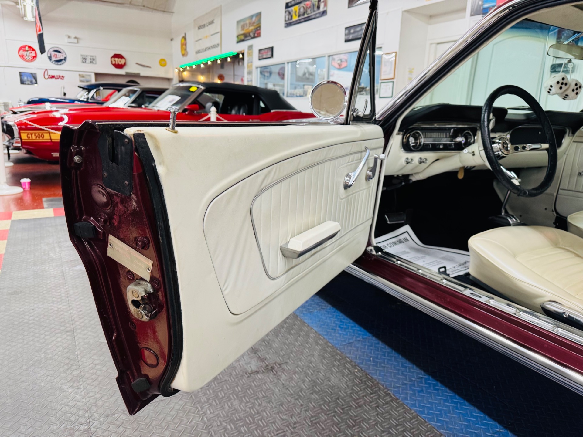 1965 Ford Mustang 32